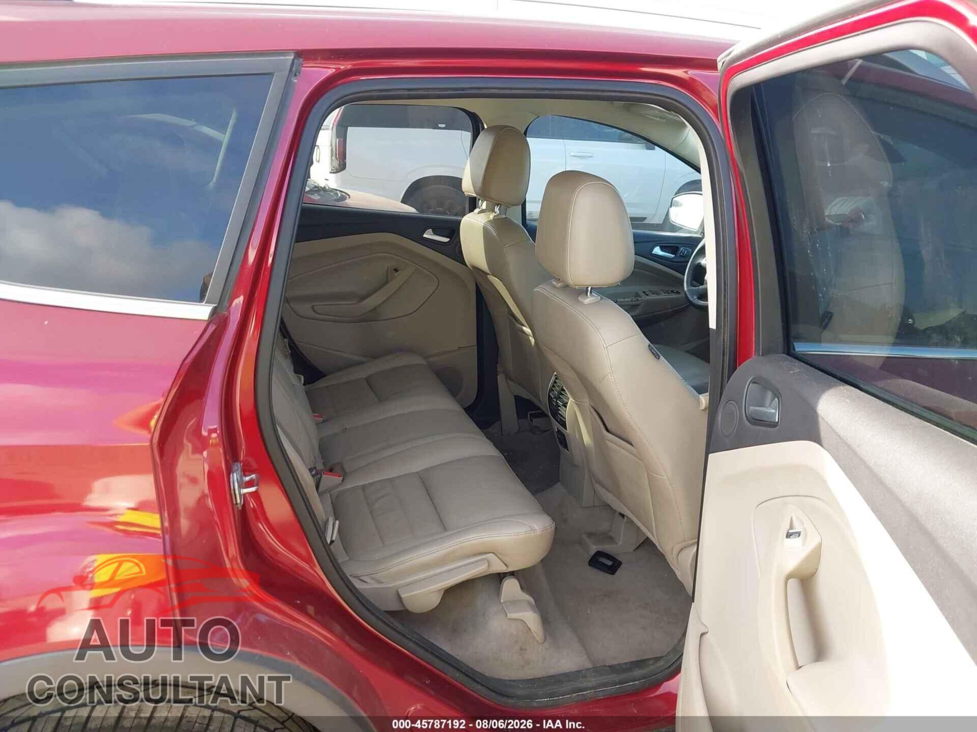 FORD ESCAPE 2015 - 1FMCU0J90FUB05374