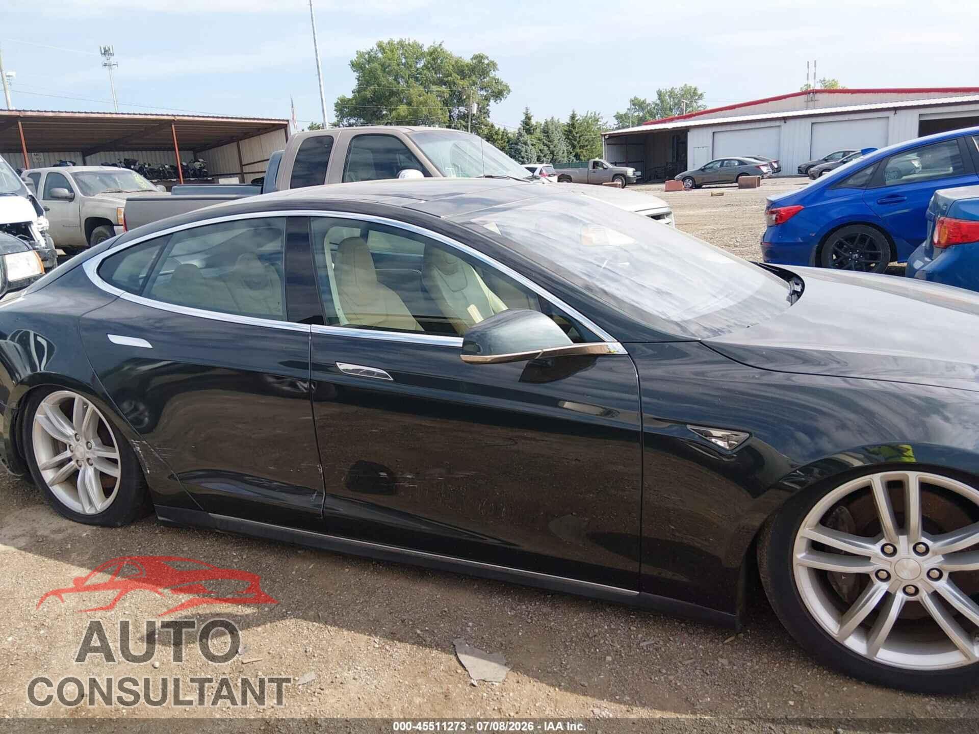 TESLA MODEL S 2013 - 5YJSA1CN2DFP05490