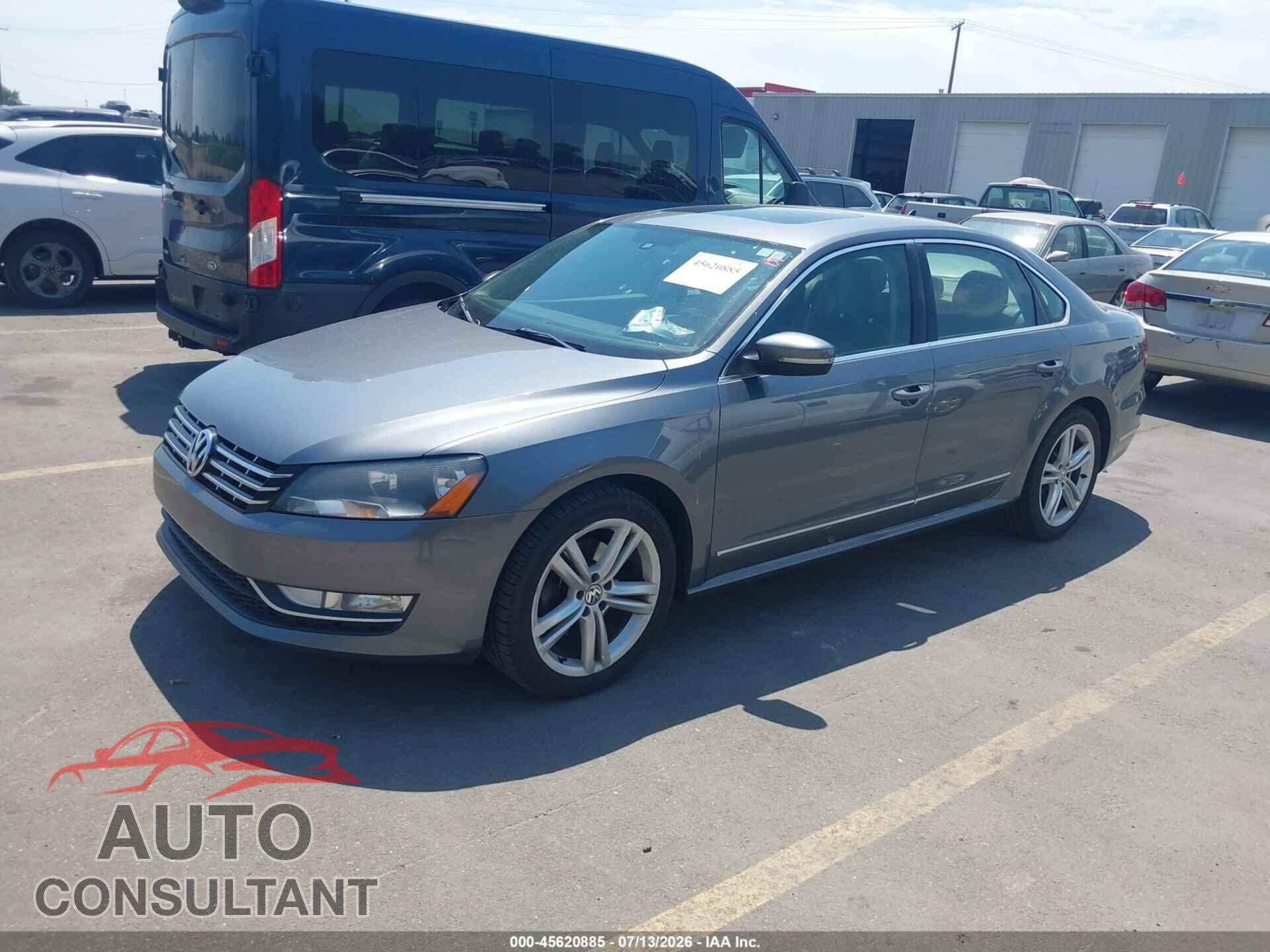 VOLKSWAGEN PASSAT 2013 - 1VWCN7A30DC138879