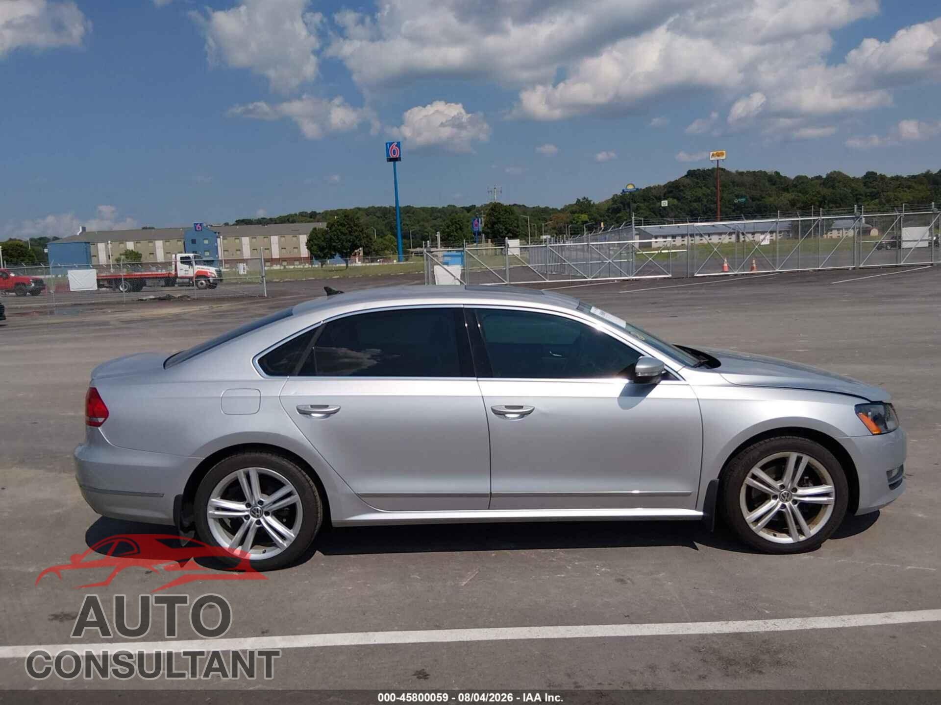 VOLKSWAGEN PASSAT 2014 - 1VWCS7A34EC033448