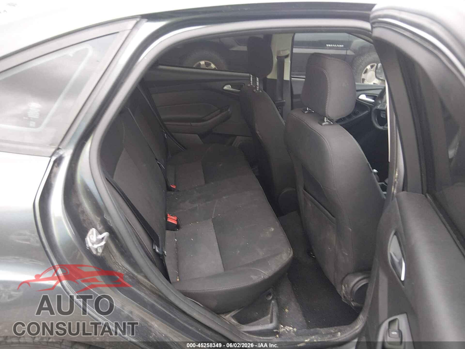 FORD FOCUS 2018 - 1FADP3F22JL220365