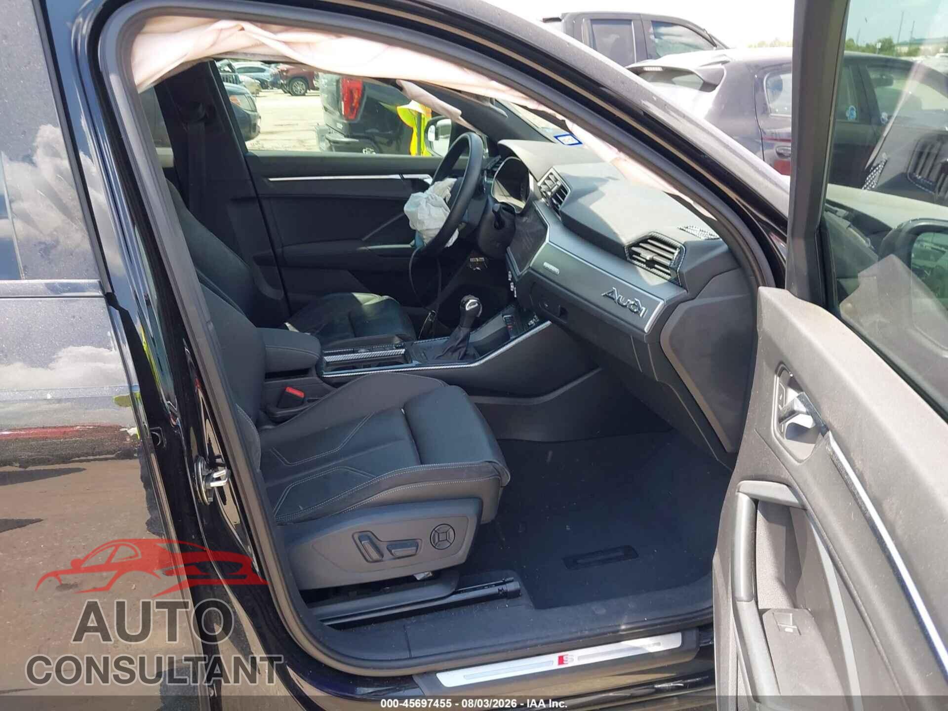 AUDI Q3 2021 - WA1DECF38M1060026