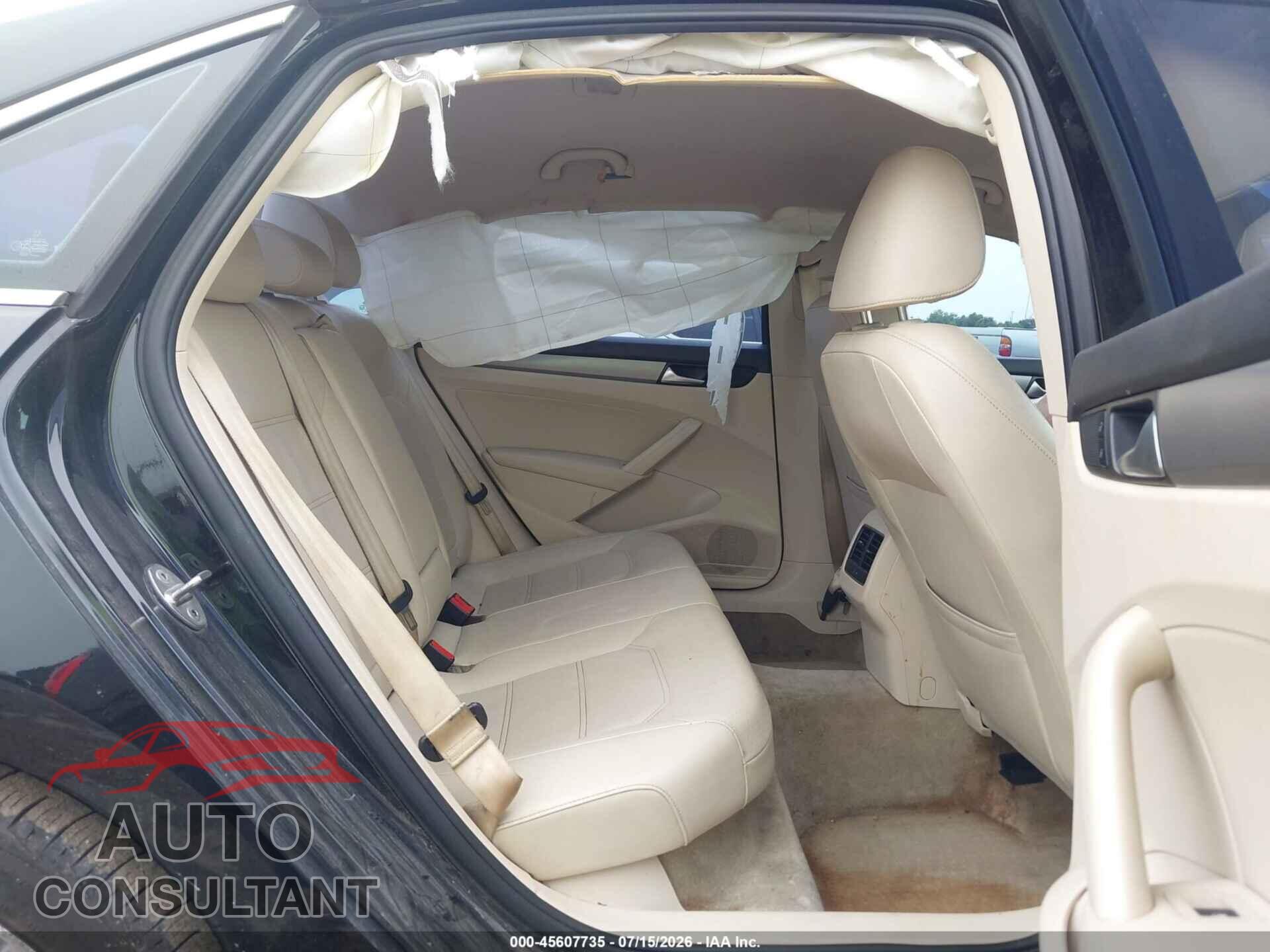 VOLKSWAGEN PASSAT 2015 - 1VWBS7A31FC035266