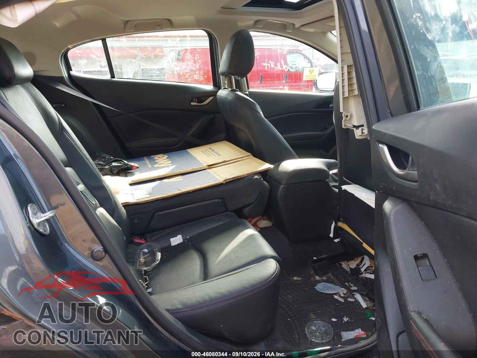 MAZDA MAZDA3 2014 - JM1BM1M71E1168578