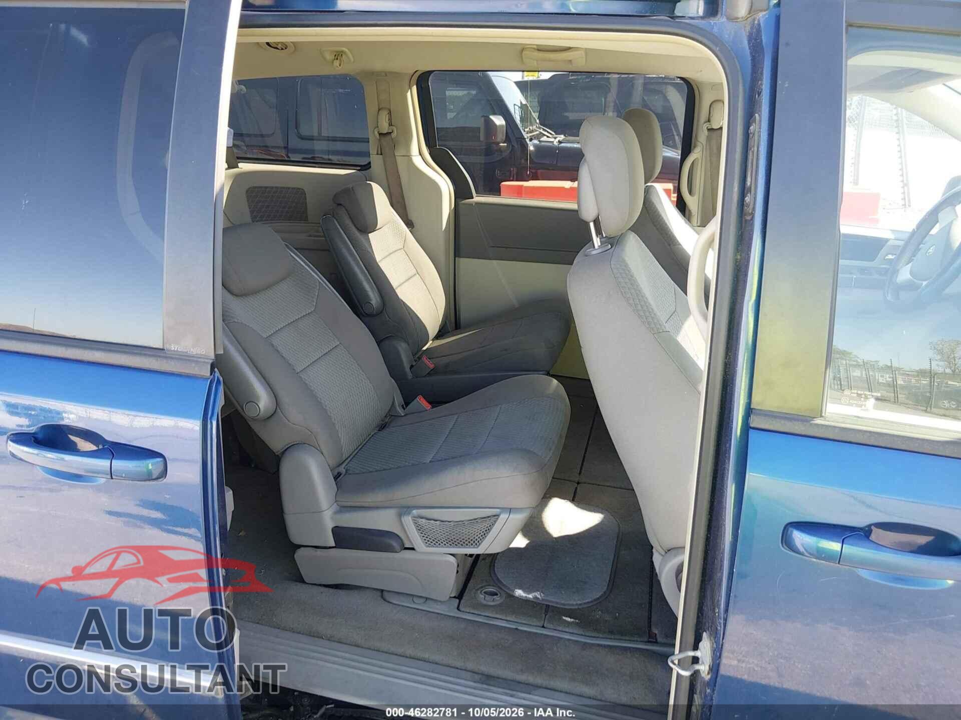 DODGE GRAND CARAVAN 2010 - 2D4RN5D14AR489490