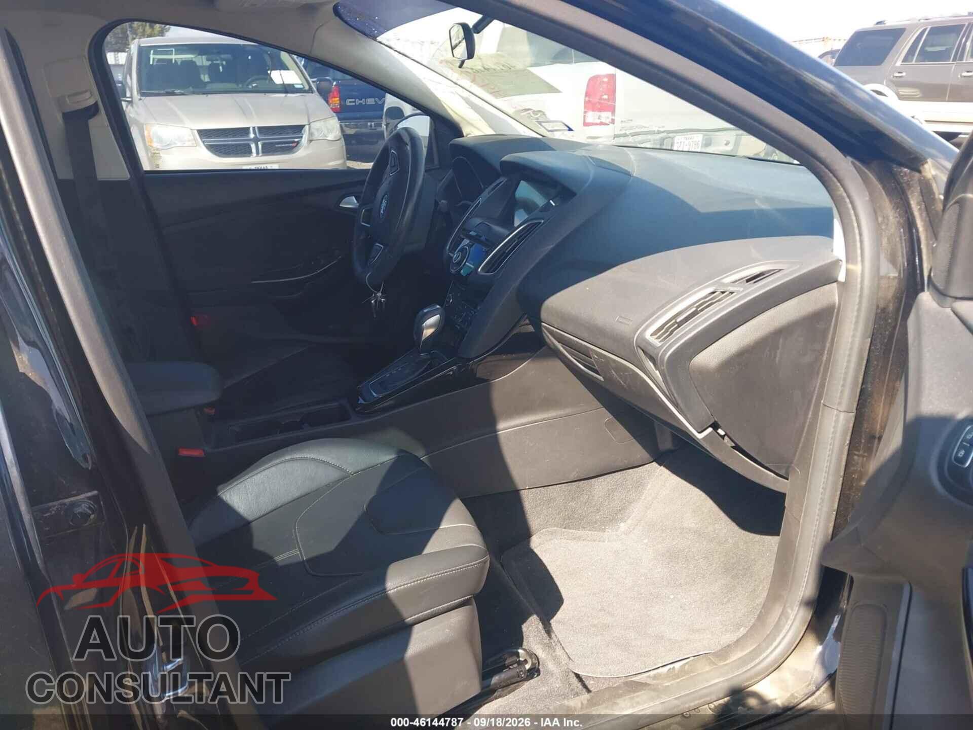 FORD FOCUS 2017 - 1FADP3J22HL238656