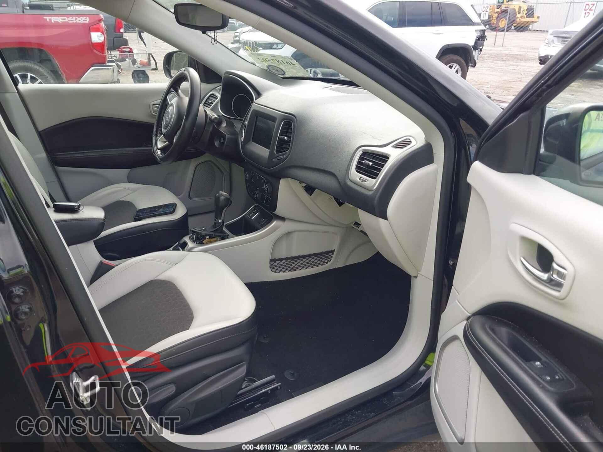 JEEP COMPASS 2019 - 3C4NJCBB0KT832379