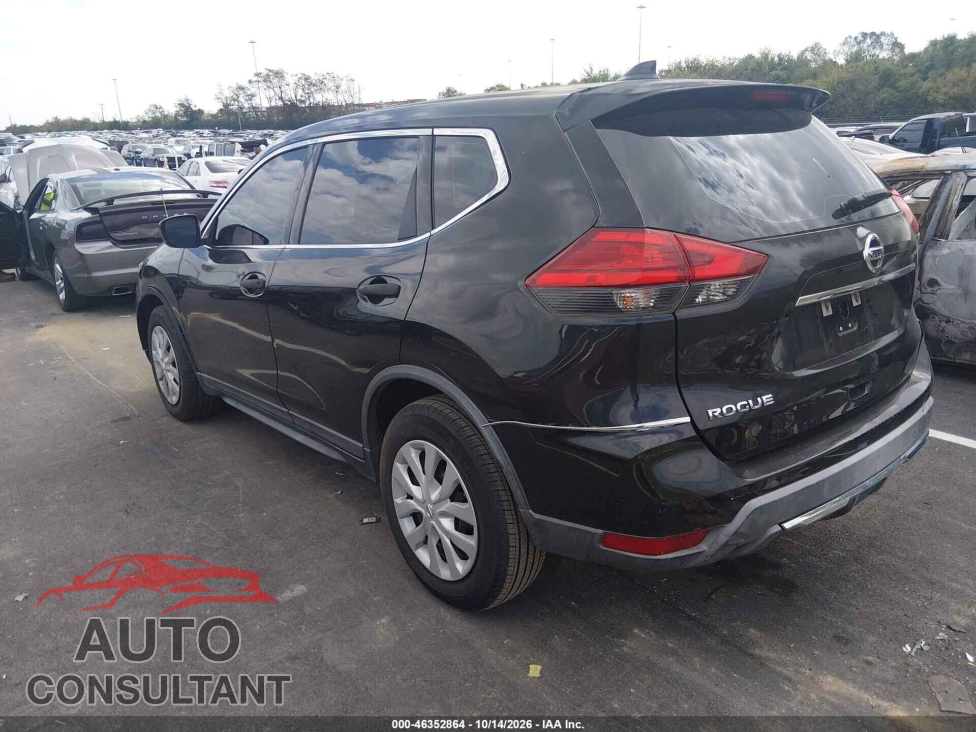 NISSAN ROGUE 2017 - KNMAT2MT2HP512115