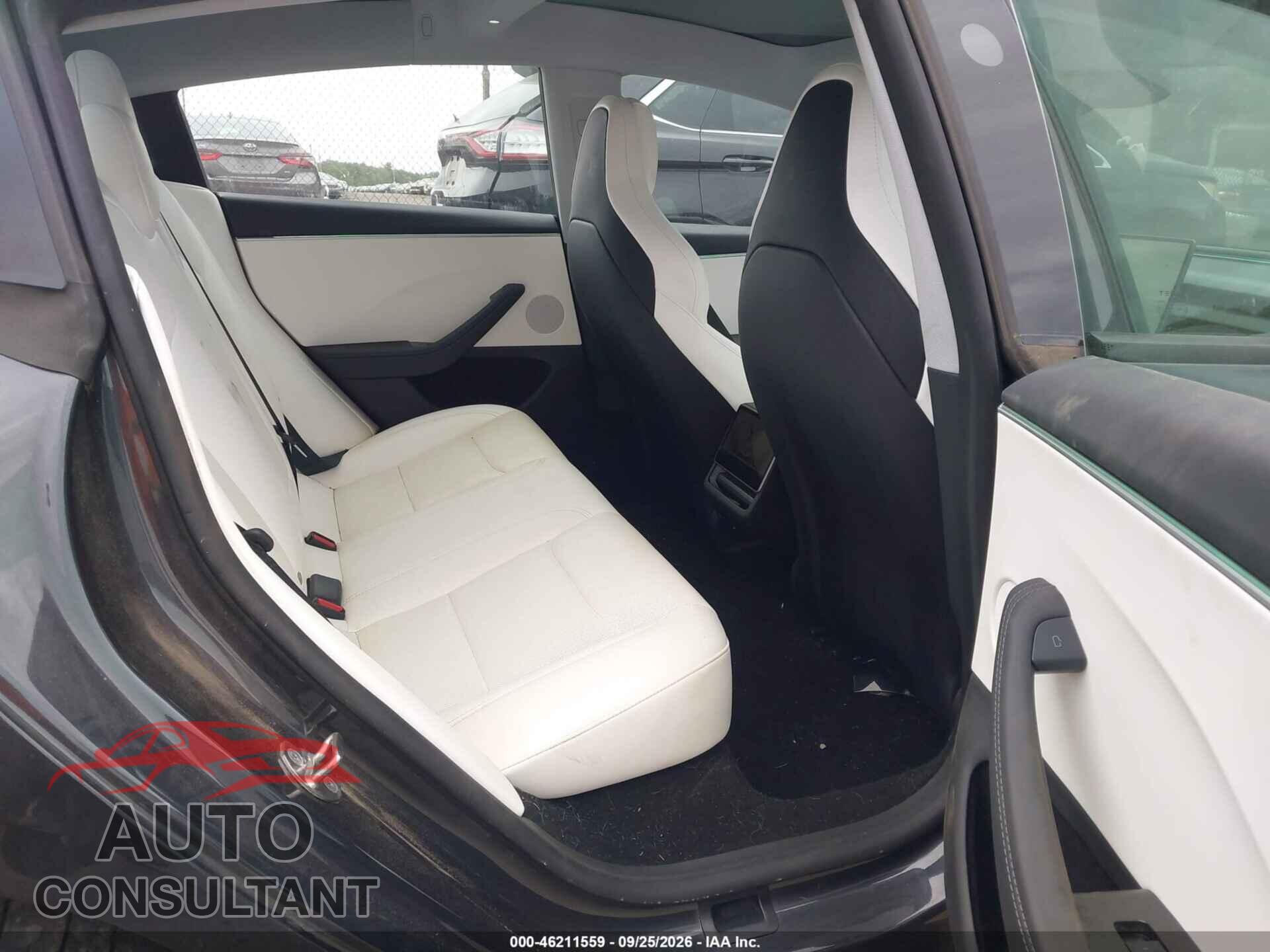 TESLA MODEL 3 2024 - 5YJ3E1ET1RF858289