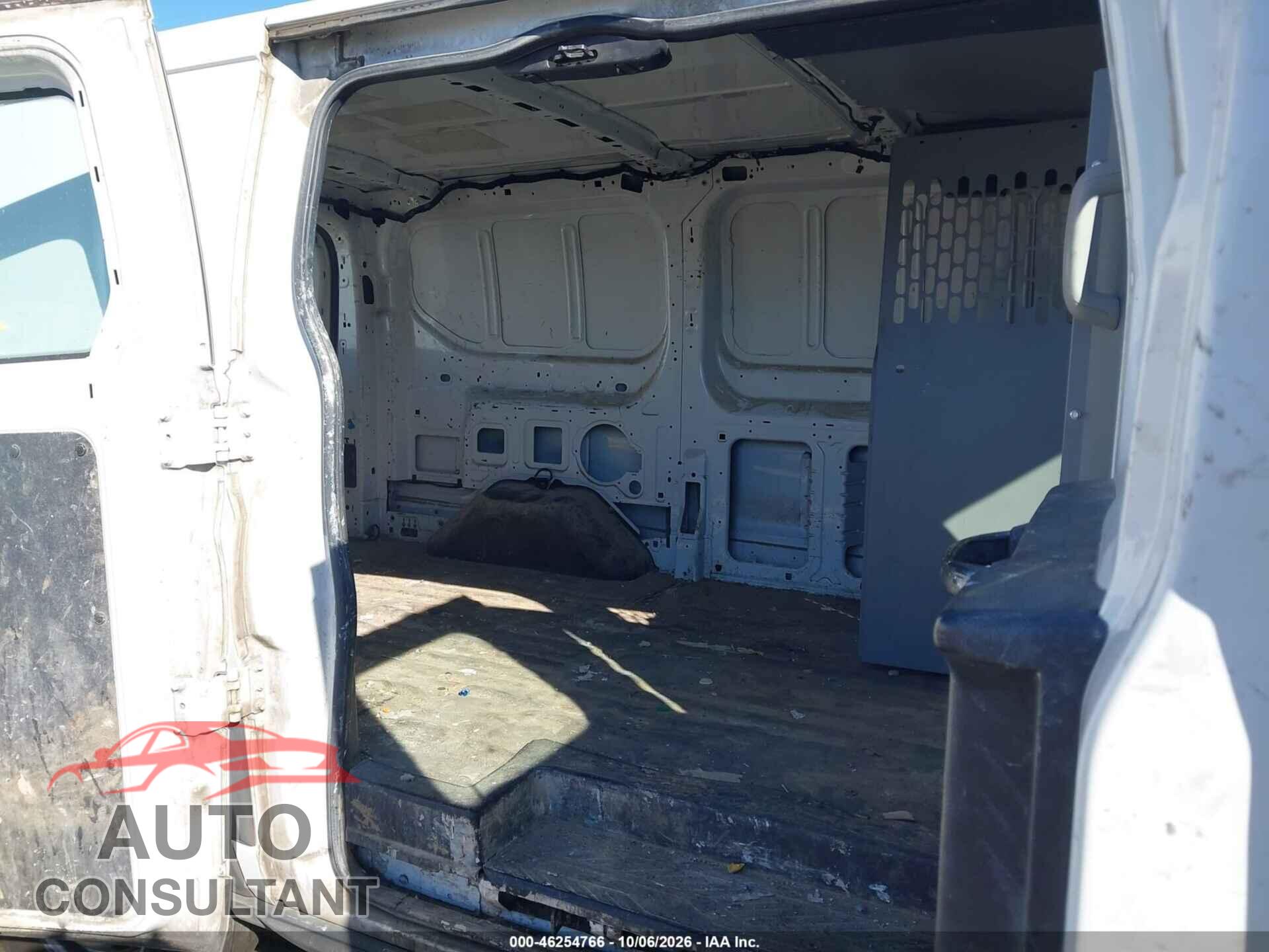 FORD TRANSIT-150 2017 - 1FTYE1ZM0HKB34751