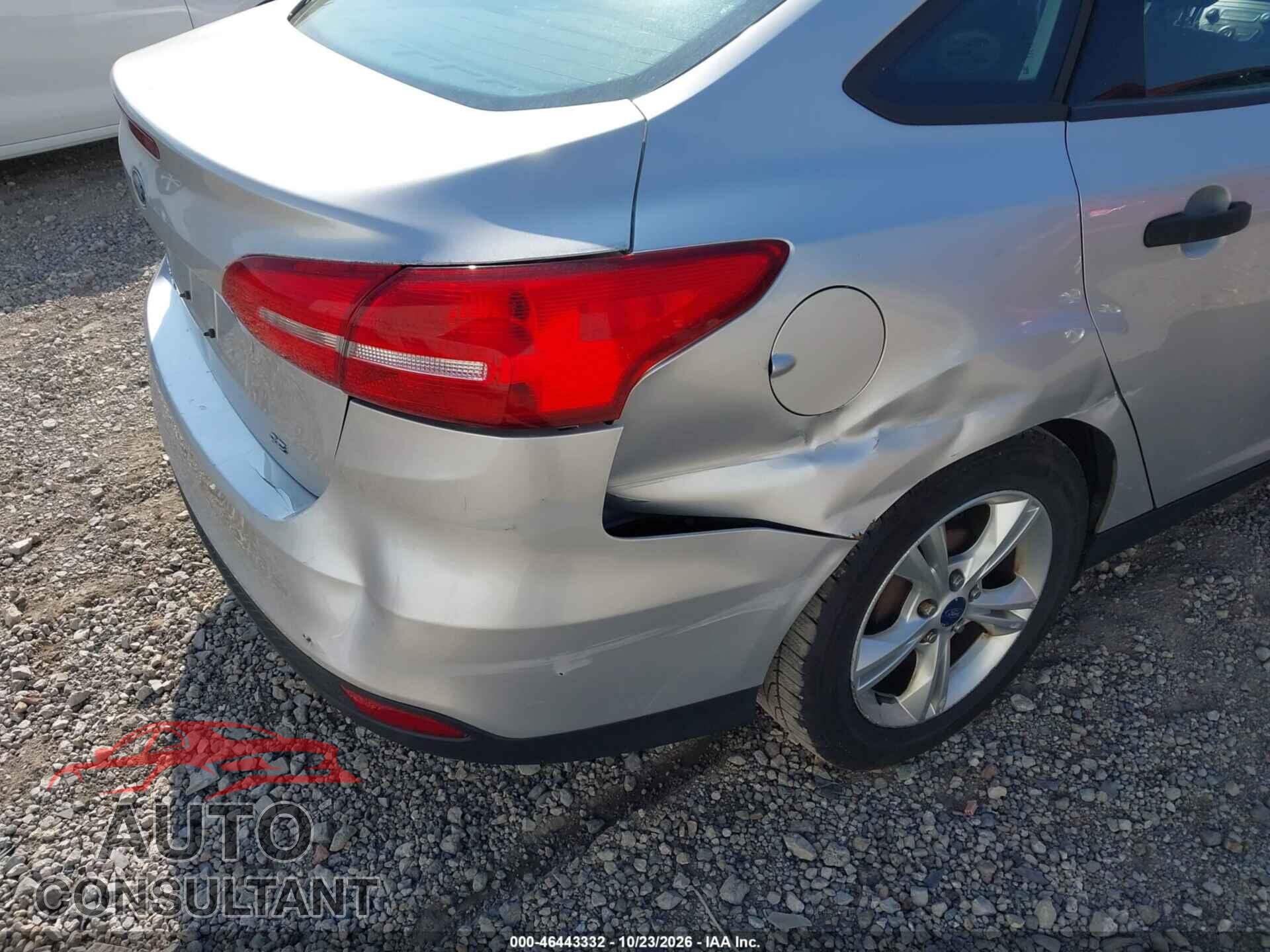 FORD FOCUS 2015 - 1FADP3E23FL247597