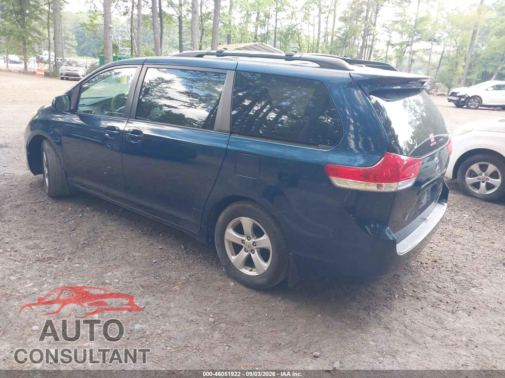 TOYOTA SIENNA 2011 - 5TDKK3DC7BS172339