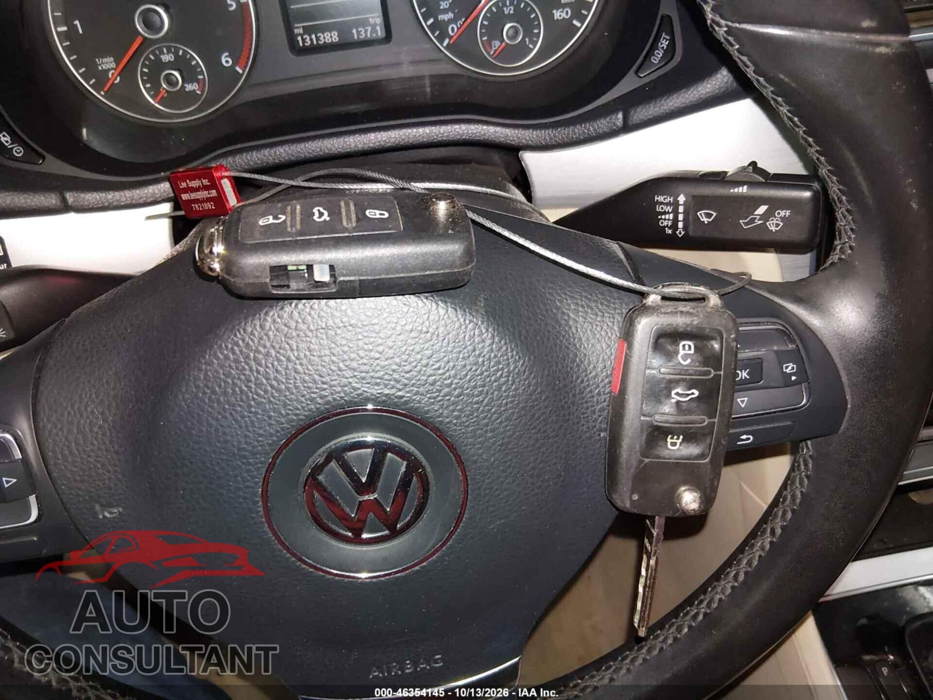 VOLKSWAGEN PASSAT 2013 - 1VWBN7A36DC028611