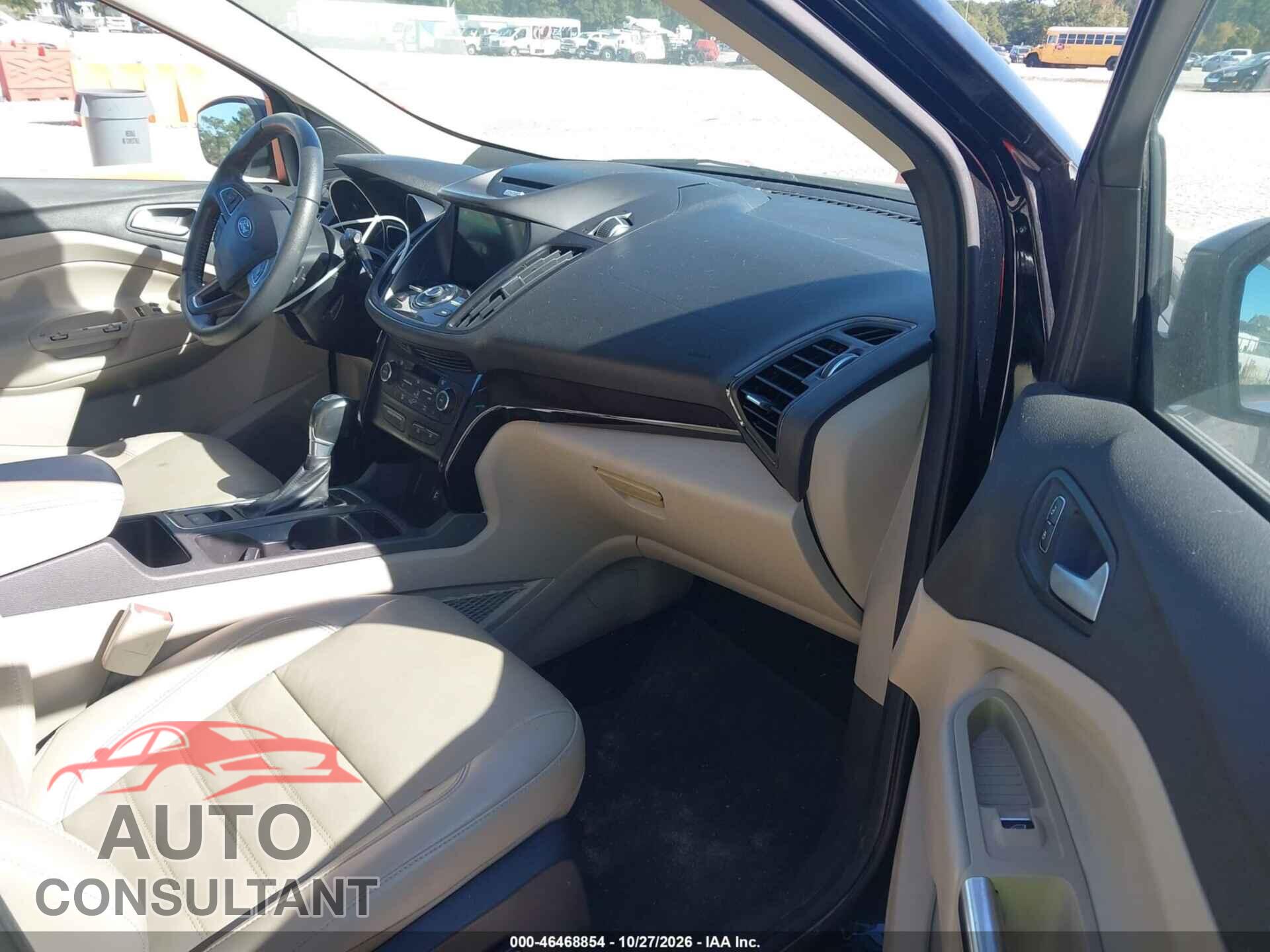 FORD ESCAPE 2017 - 1FMCU9JD7HUD03123