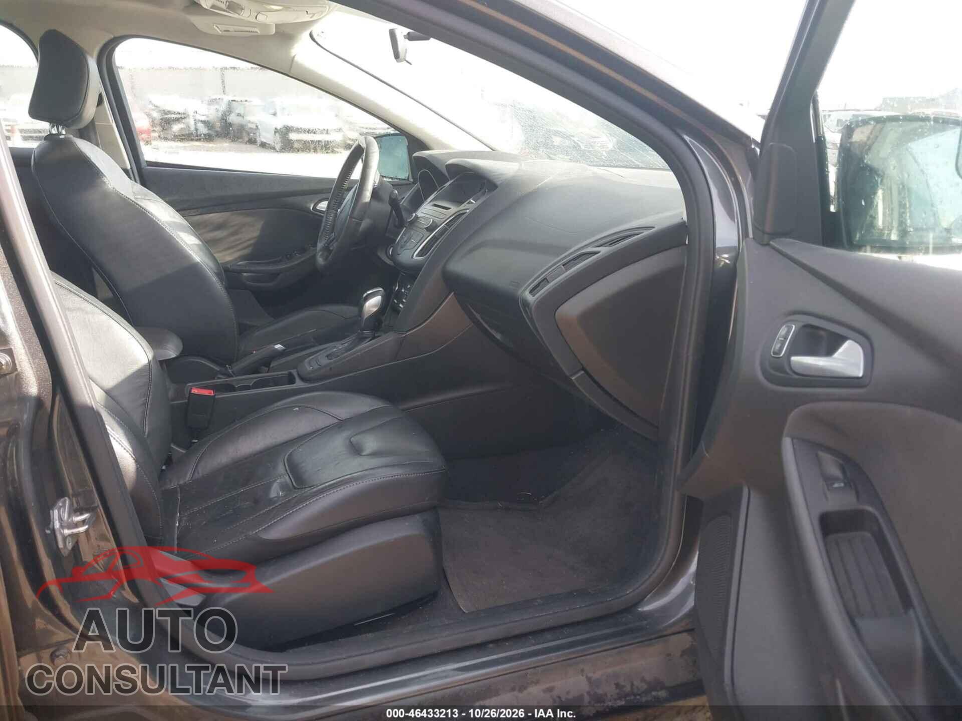 FORD FOCUS 2015 - 1FADP3F23FL302354