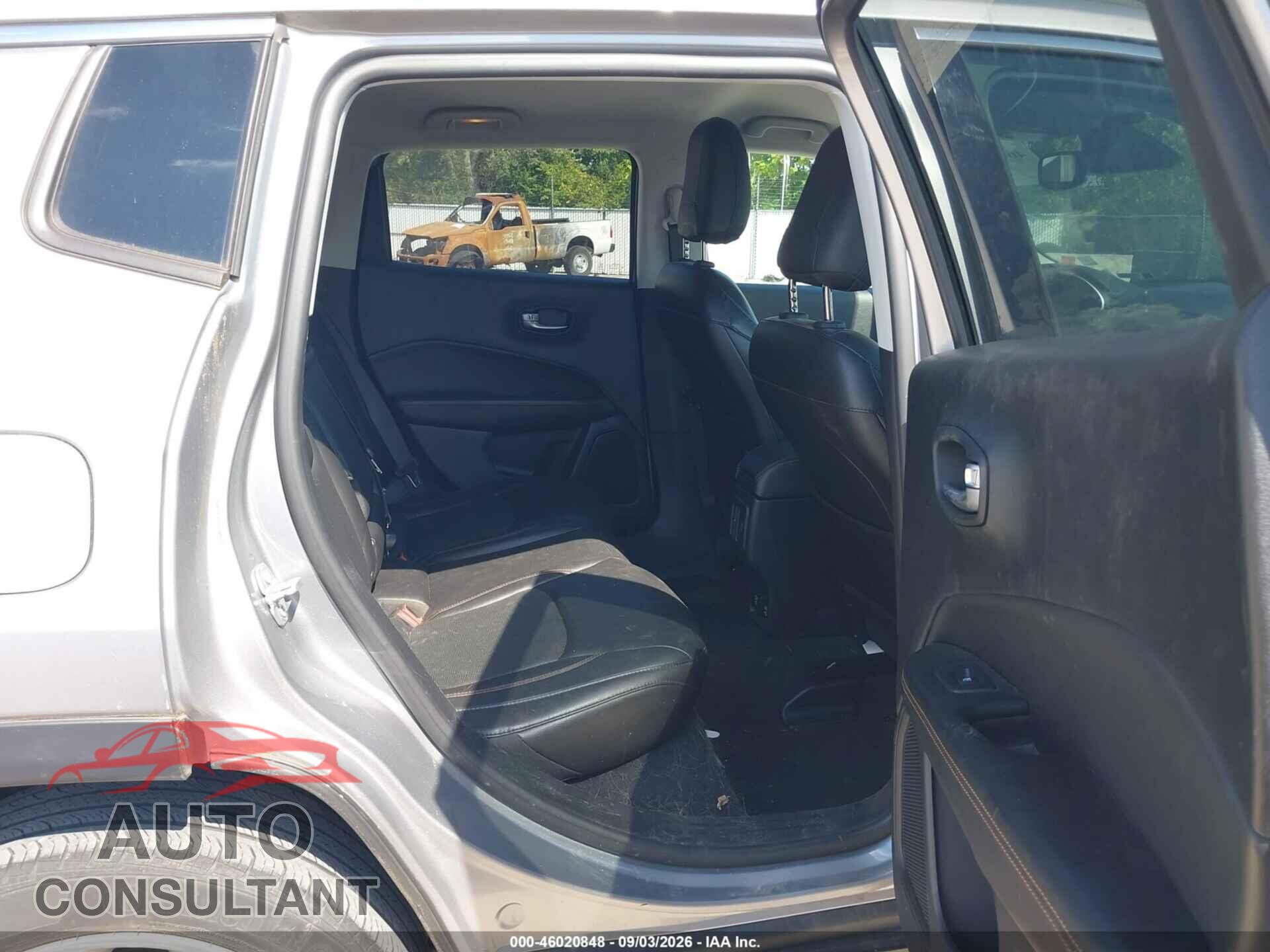 JEEP COMPASS 2018 - 3C4NJDCB2JT442497