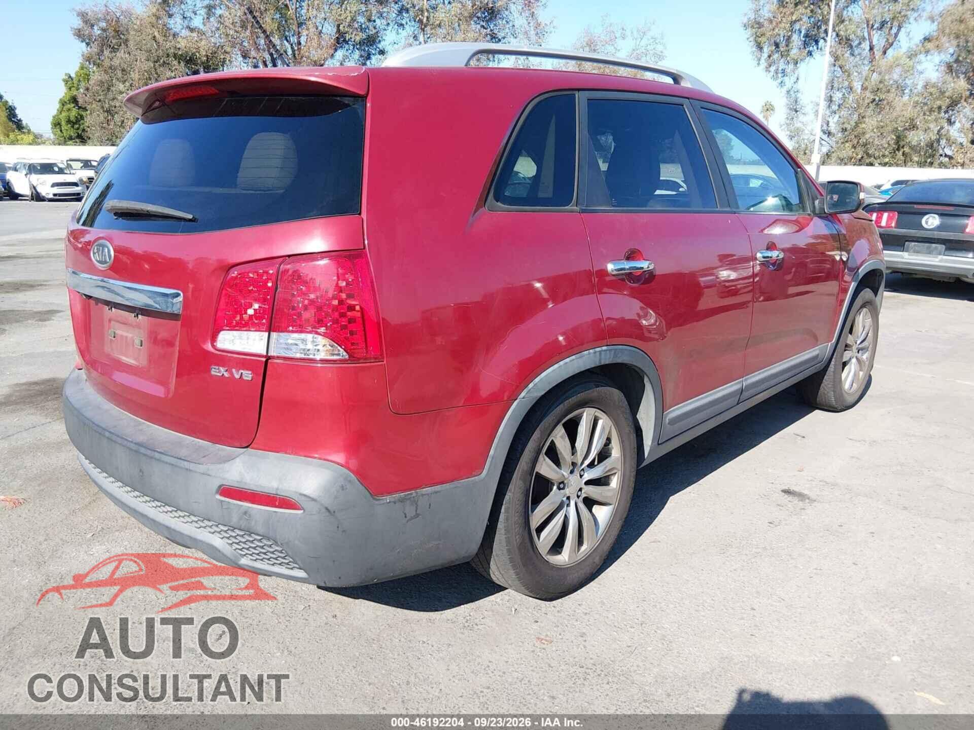 KIA SORENTO 2011 - 5XYKU4A23BG045581
