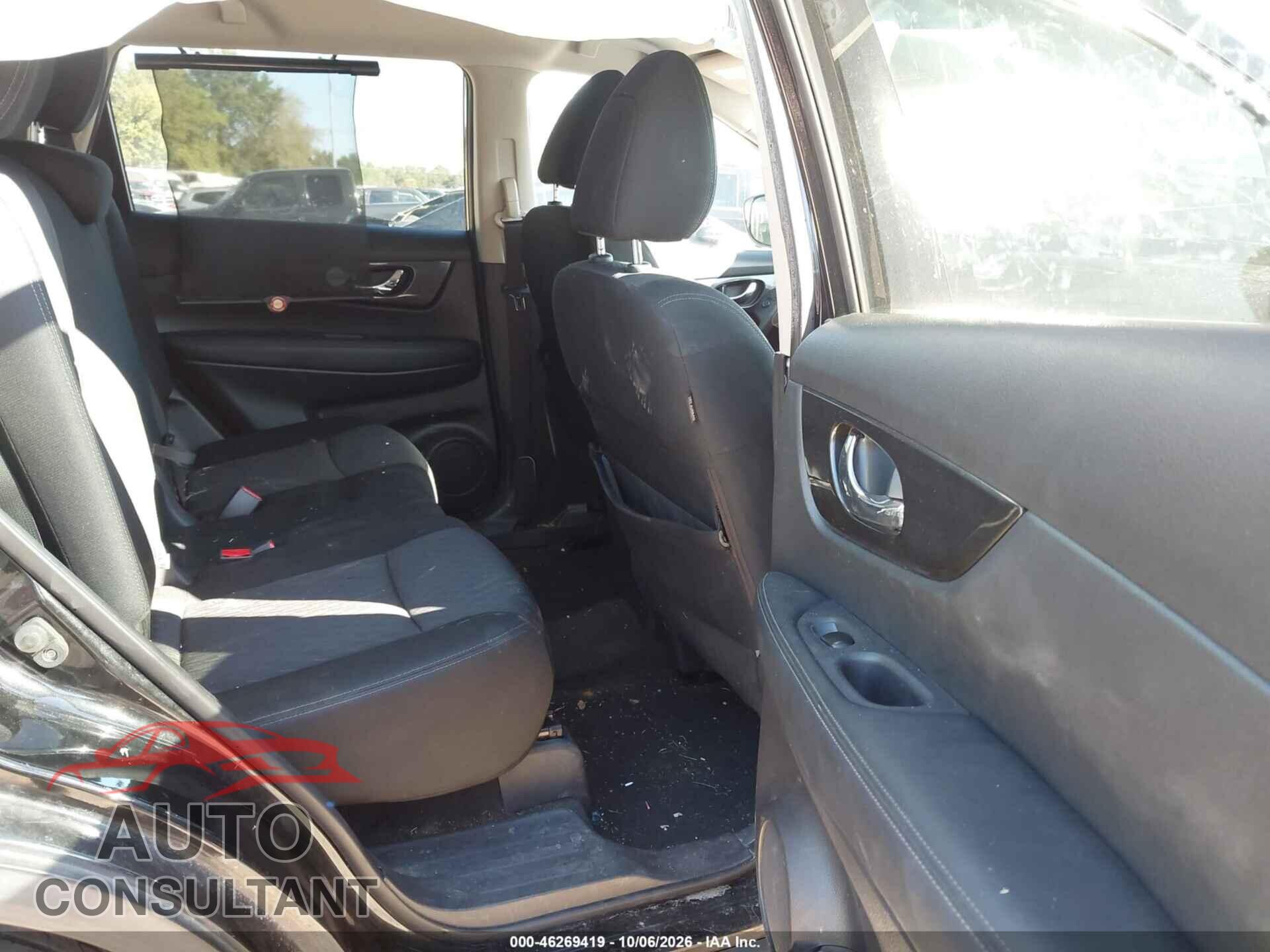 NISSAN ROGUE 2018 - KNMAT2MT8JP605663