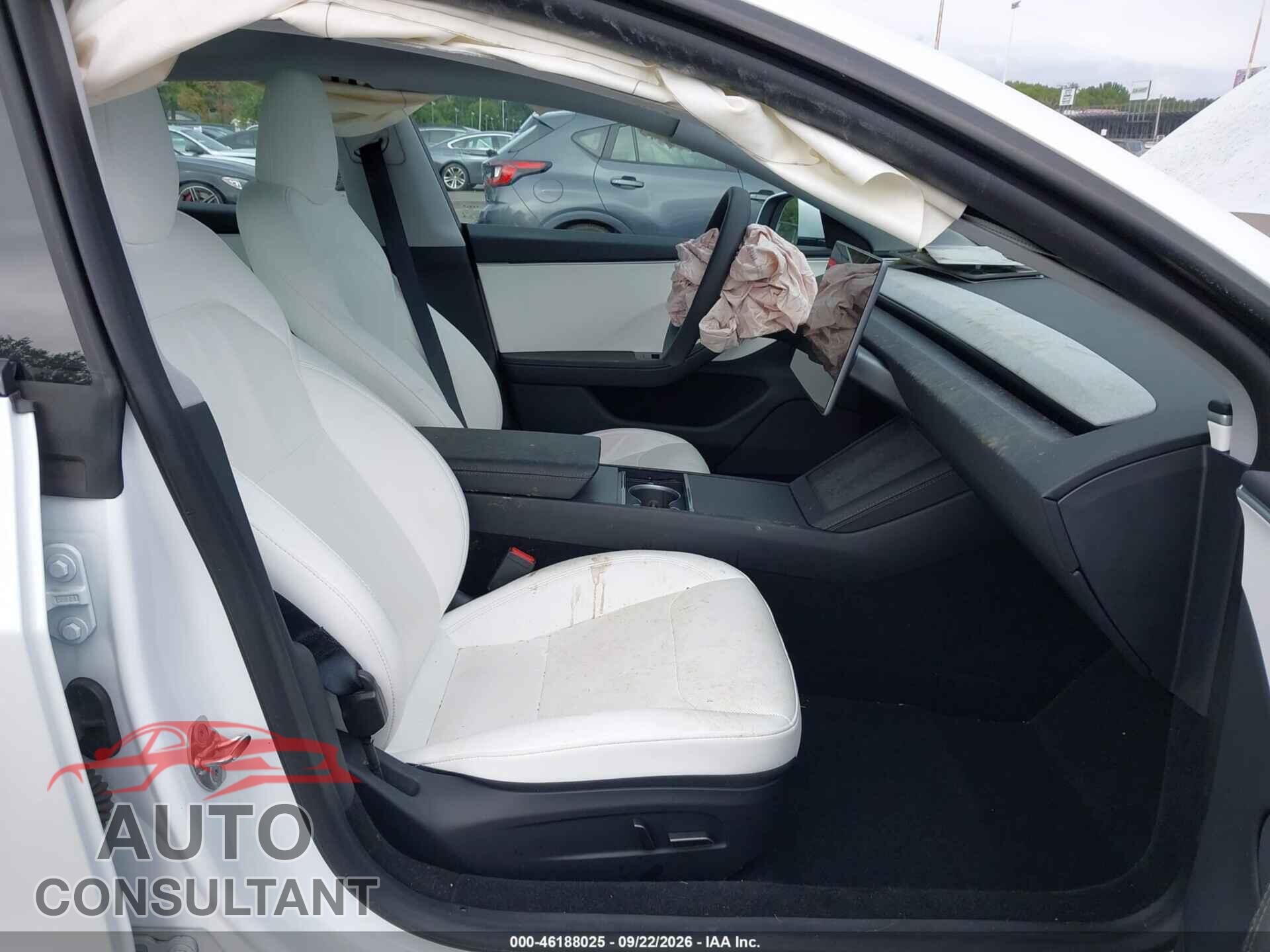 TESLA MODEL 3 2024 - 5YJ3E1EB3RF795235