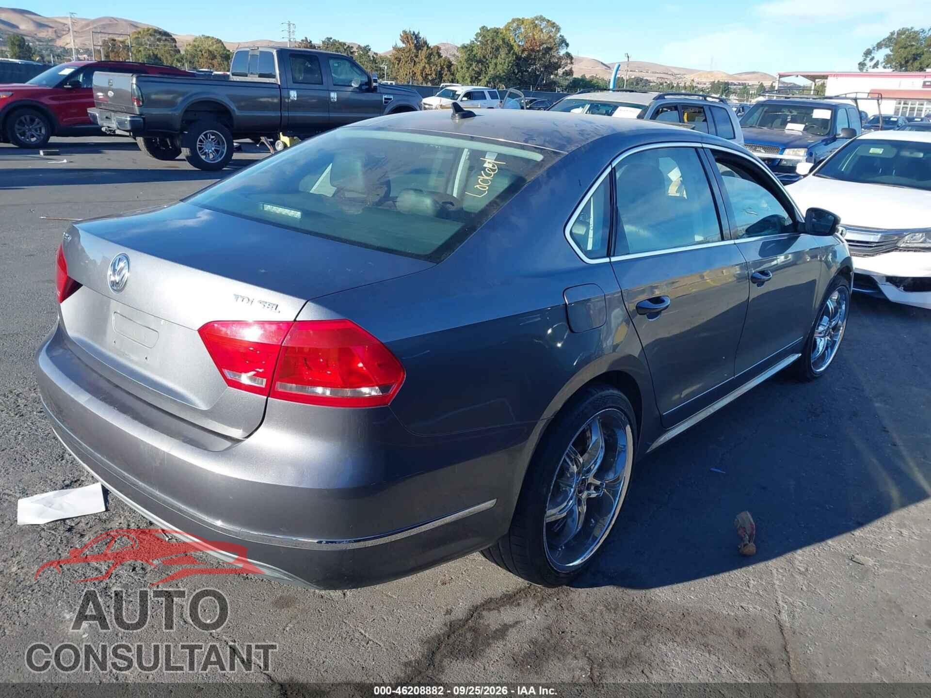 VOLKSWAGEN PASSAT 2013 - 1VWCN7A3XDC005546