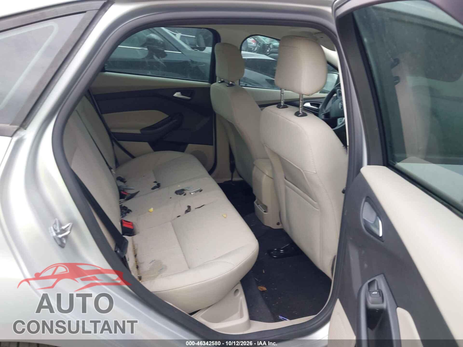 FORD FOCUS 2018 - 1FADP3F24JL240102