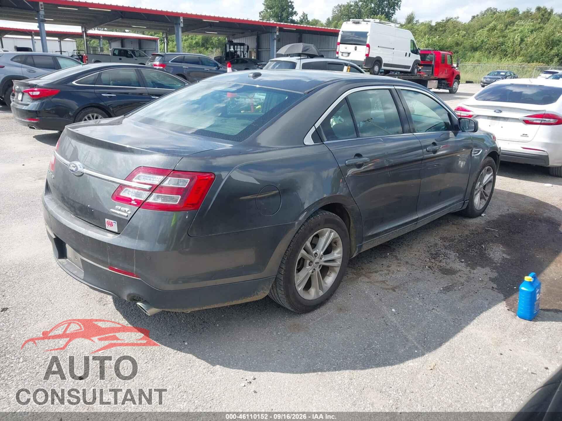 FORD TAURUS 2018 - 1FAHP2E80JG131145