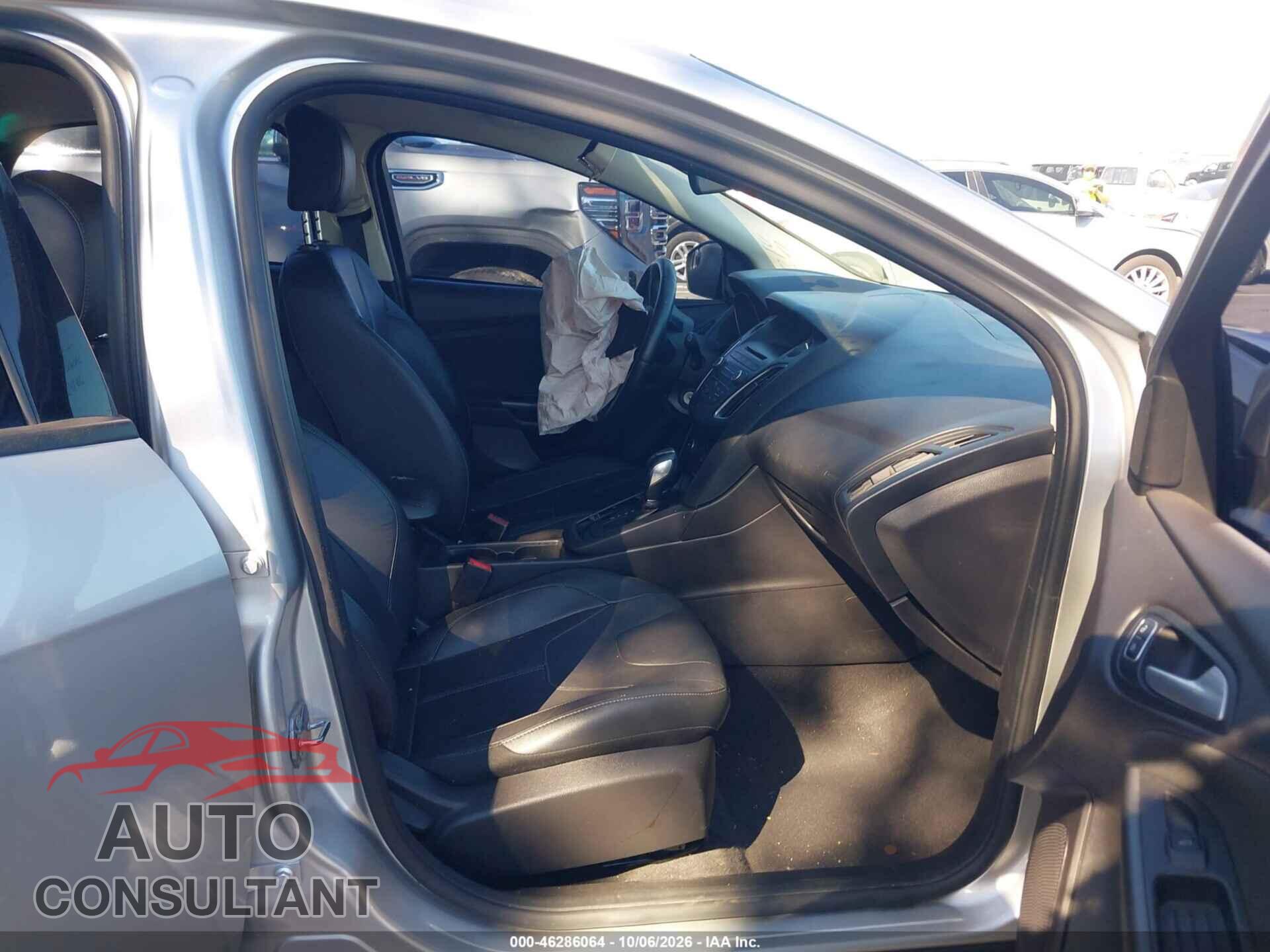 FORD FOCUS 2015 - 1FADP3K23FL241416