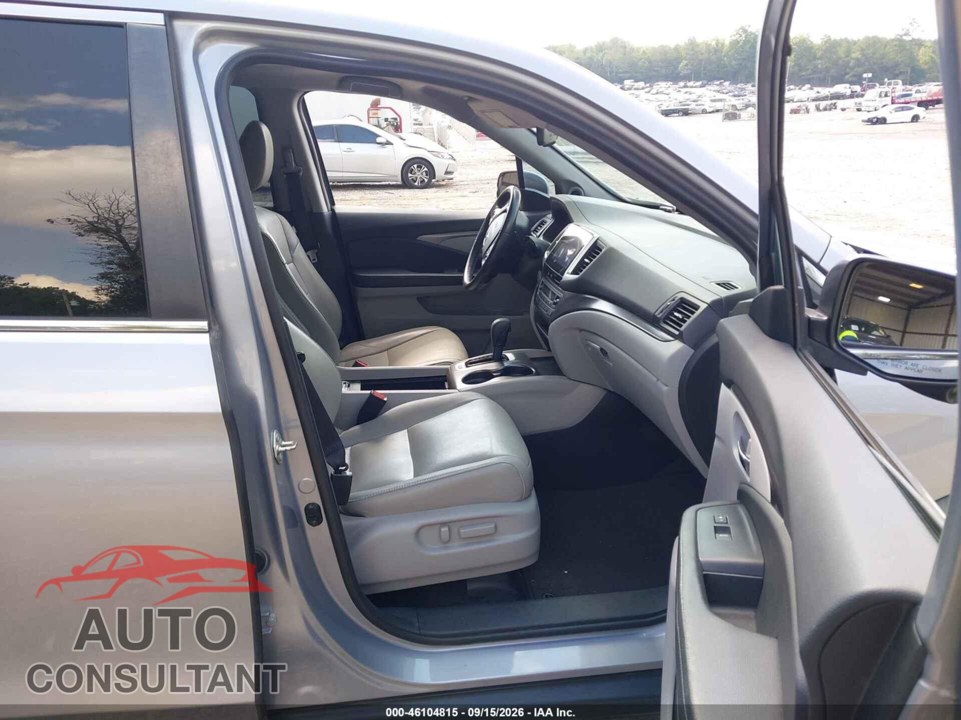 HONDA PILOT 2017 - 5FNYF6H58HB047164
