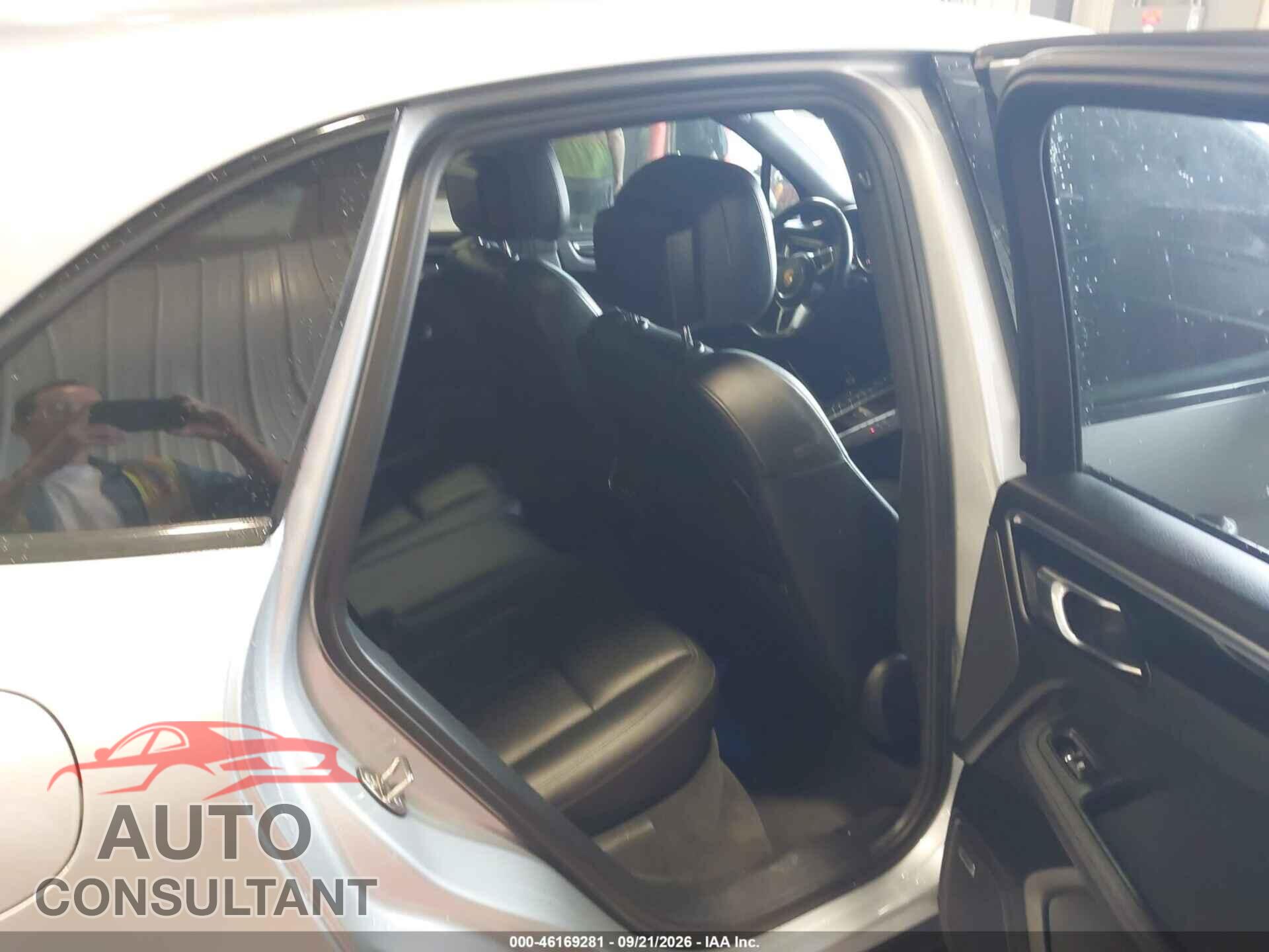 PORSCHE MACAN 2017 - WP1AA2A54HLB02398