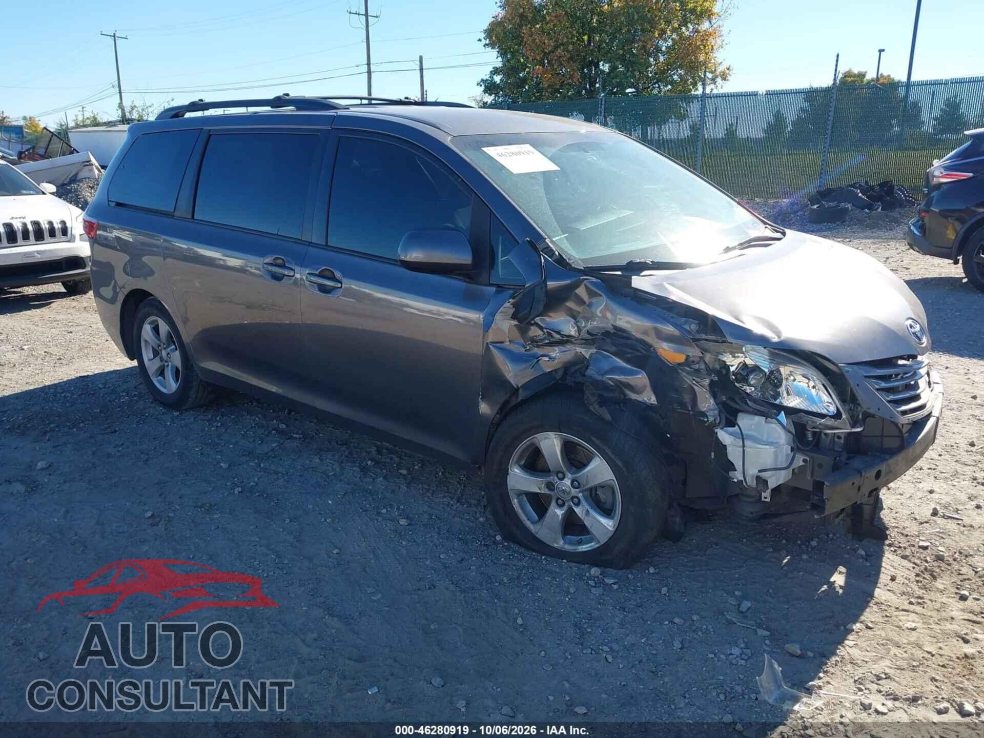 TOYOTA SIENNA 2017 - 5TDKZ3DC5HS838005