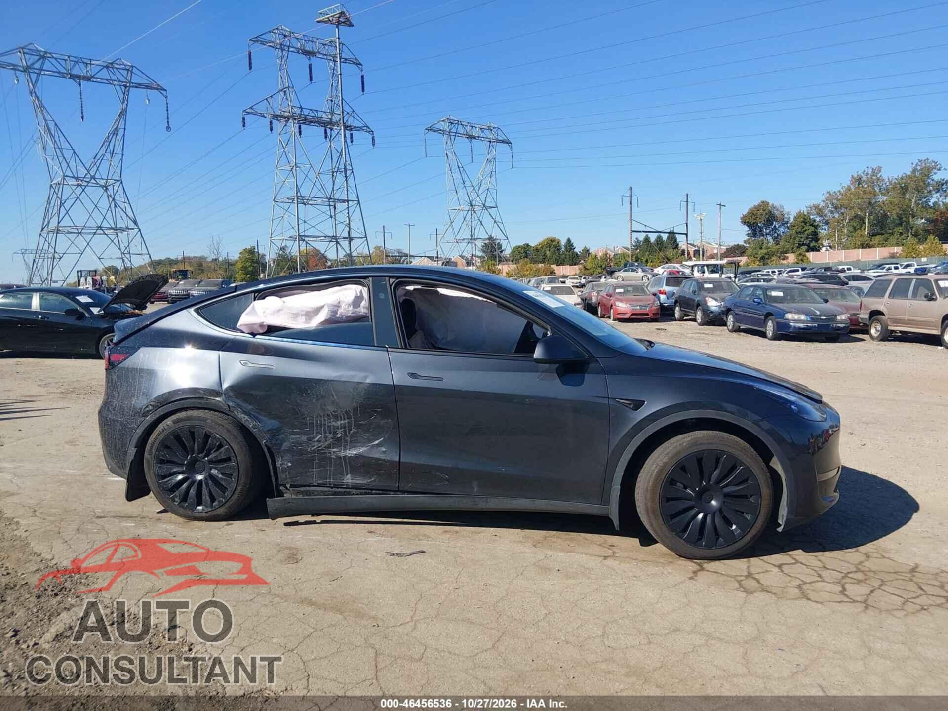 TESLA MODEL Y 2024 - 7SAYGDEE8RF085875