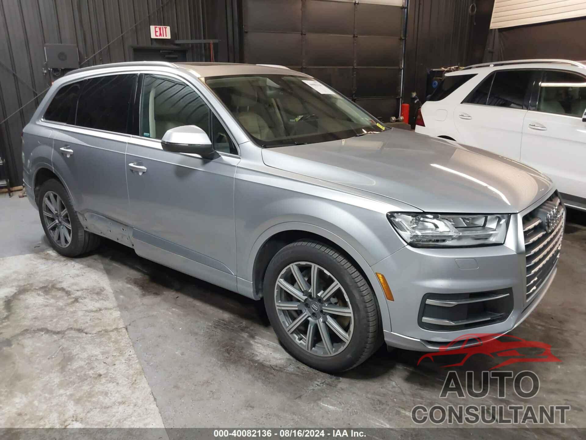 AUDI Q7 2018 - WA1LAAF7XJD026081