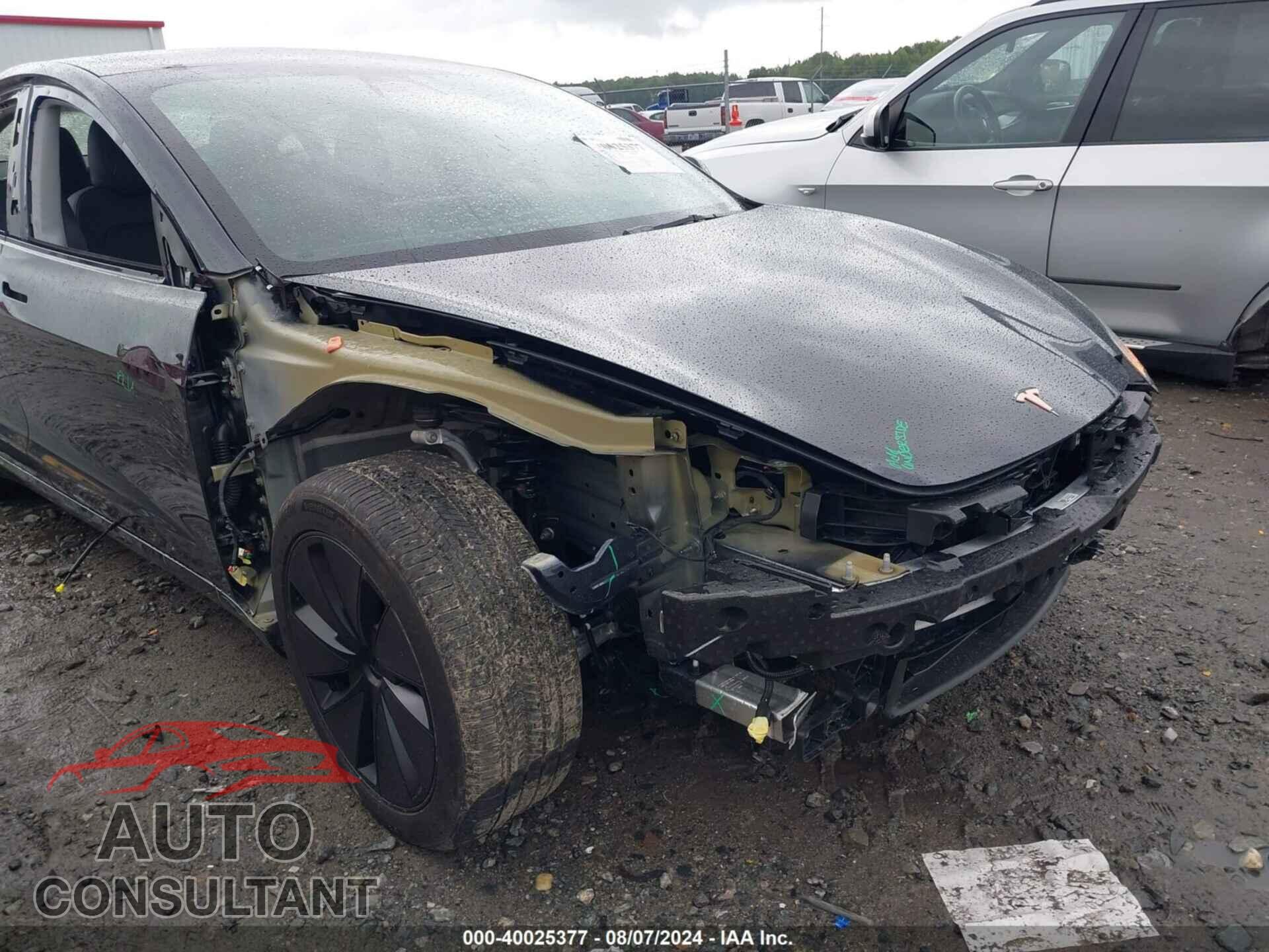 TESLA MODEL 3 2024 - 5YJ3E1EA3RF734779
