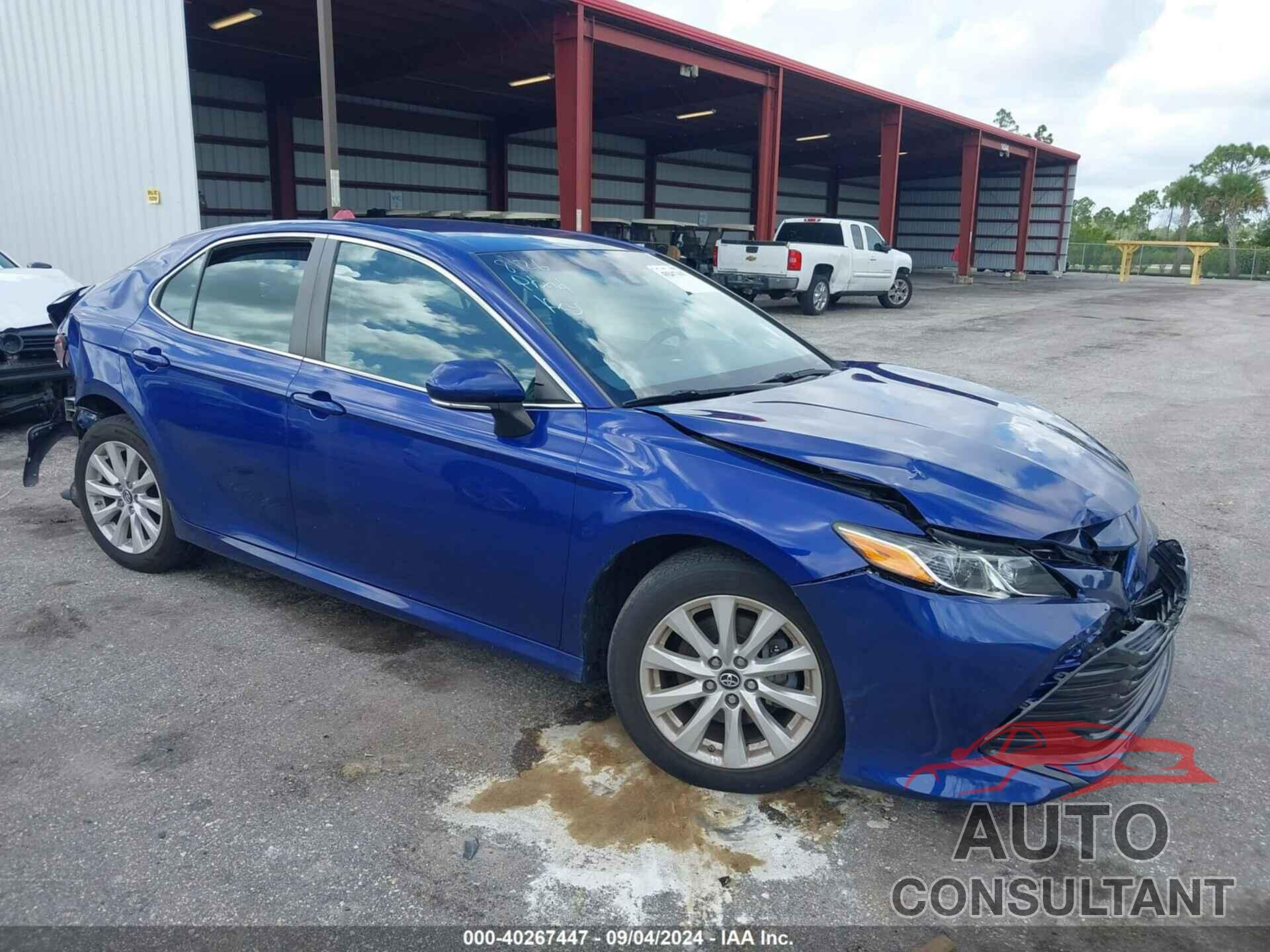 TOYOTA CAMRY 2018 - 4T1B11HK0JU583905