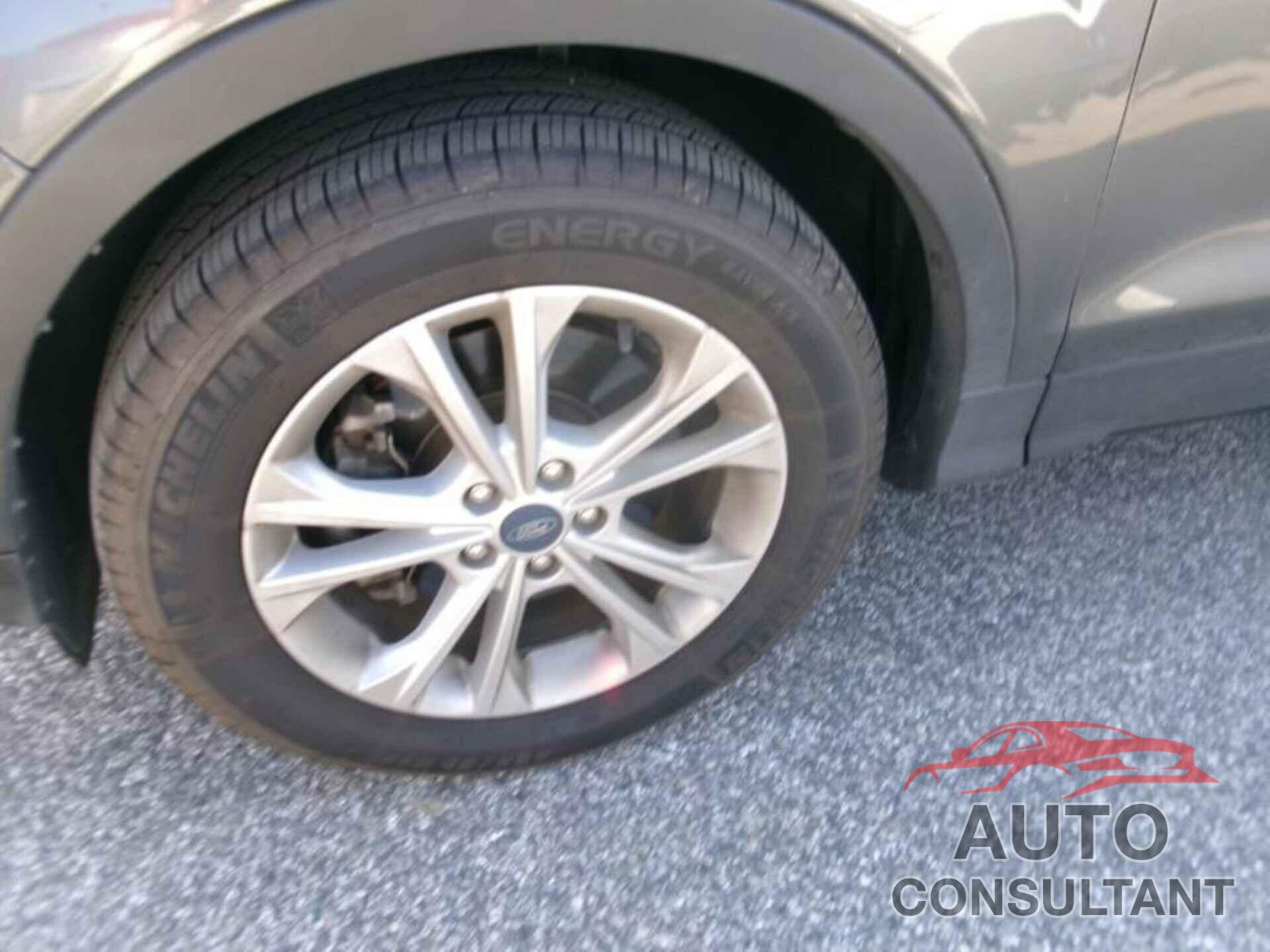 FORD ESCAPE 2019 - 1FMCU9GD6KUC20958