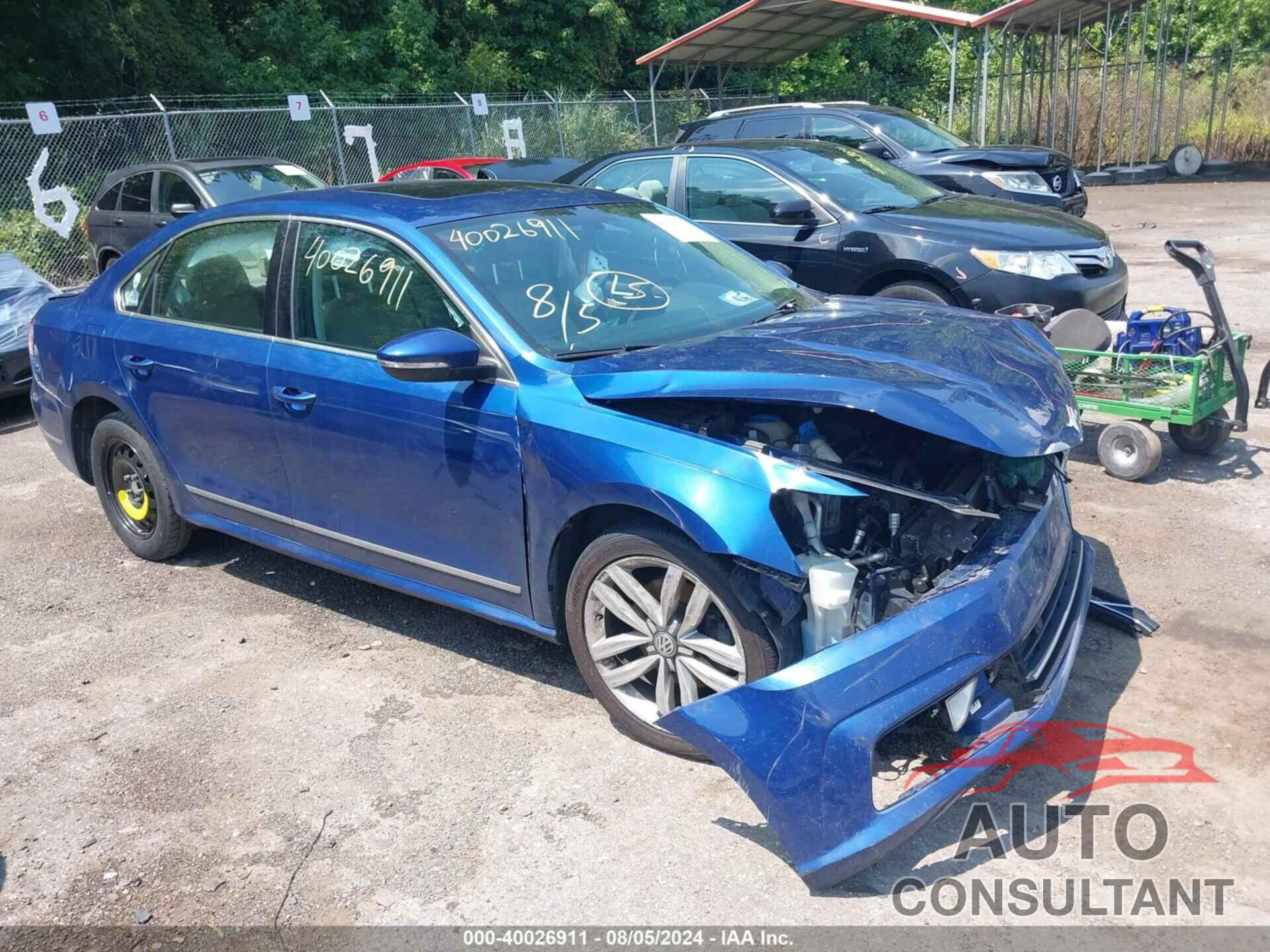 VOLKSWAGEN PASSAT 2017 - 1VWGT7A39HC008547