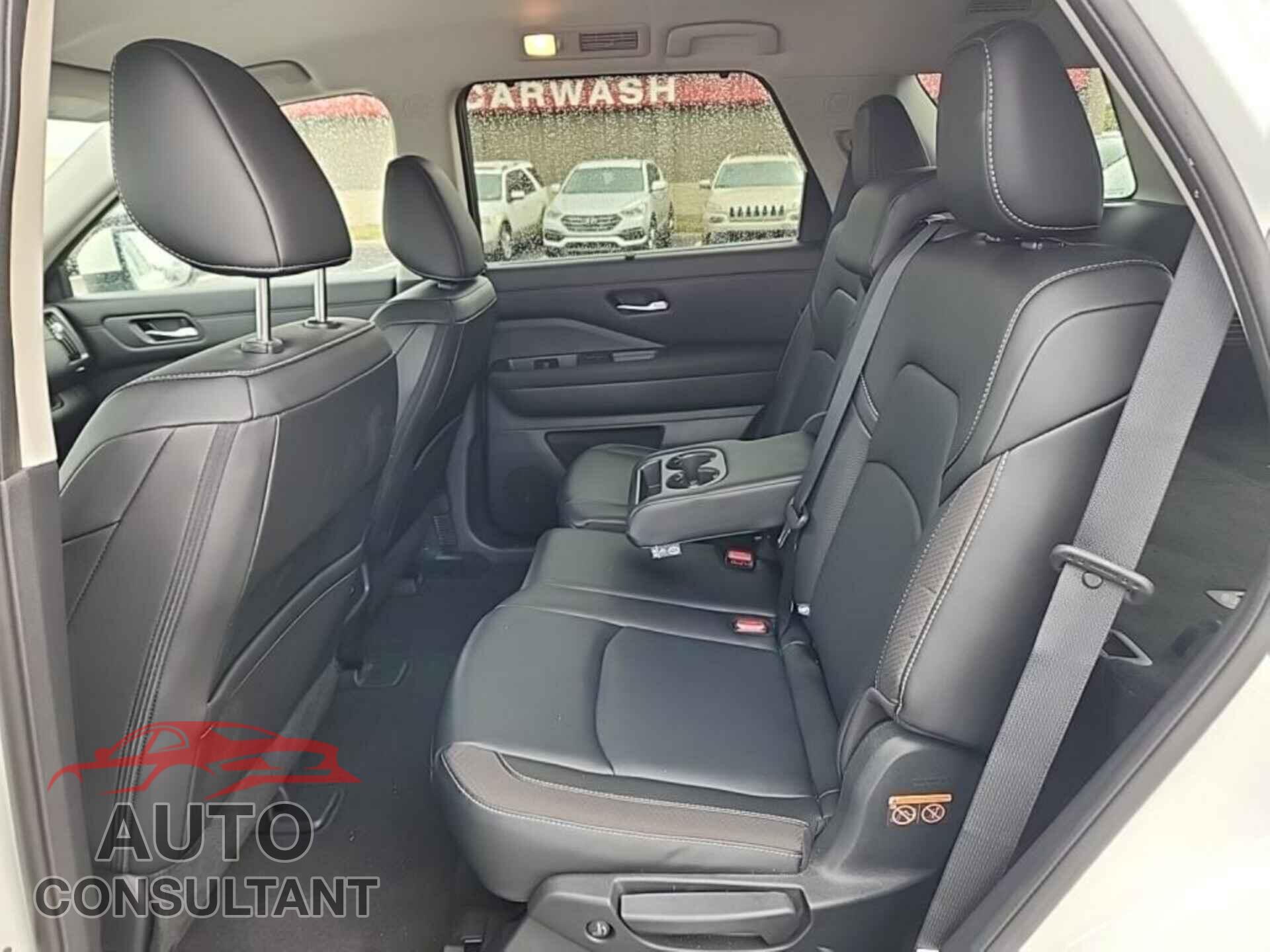 NISSAN PATHFINDER 2023 - 5N1DR3CC8PC204645