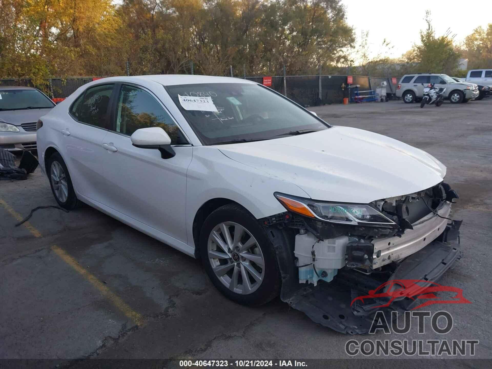 TOYOTA CAMRY 2022 - 4T1C11AK1NU001556
