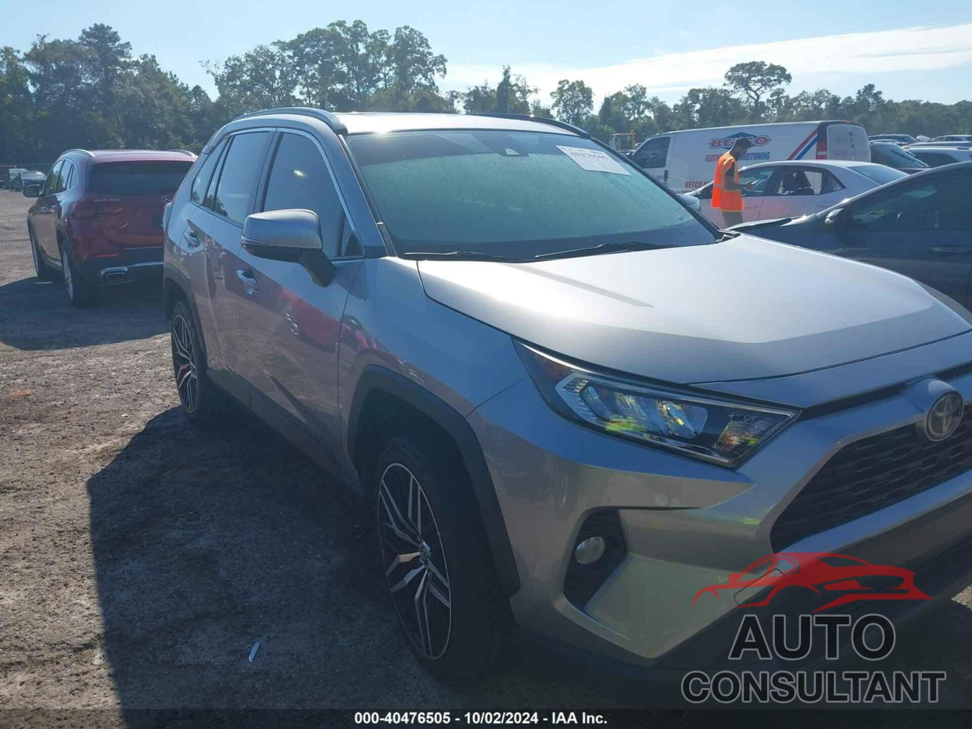 TOYOTA RAV4 2019 - JTMW1RFV2KD016808