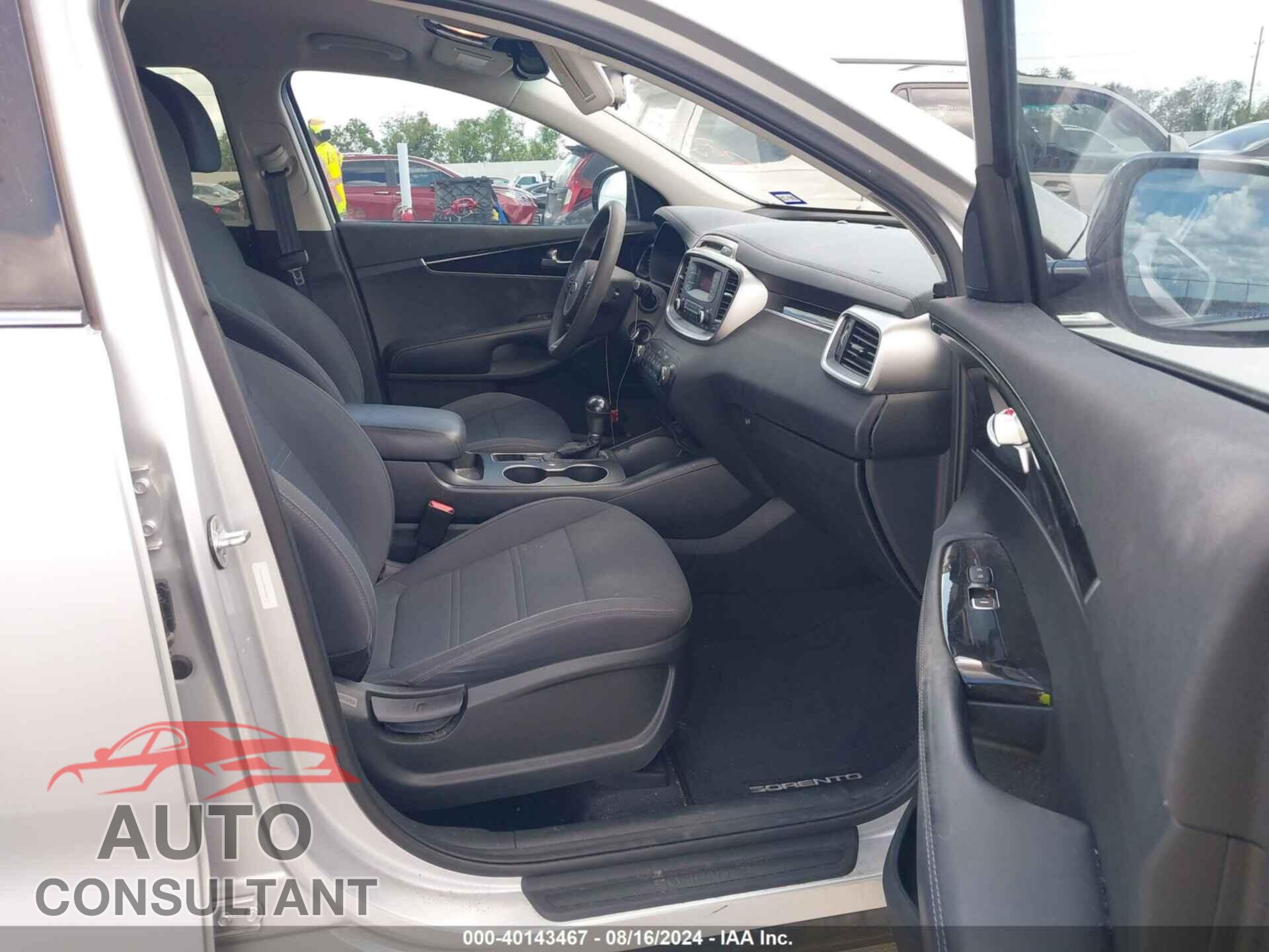 KIA SORENTO 2017 - 5XYPG4A34HG288797