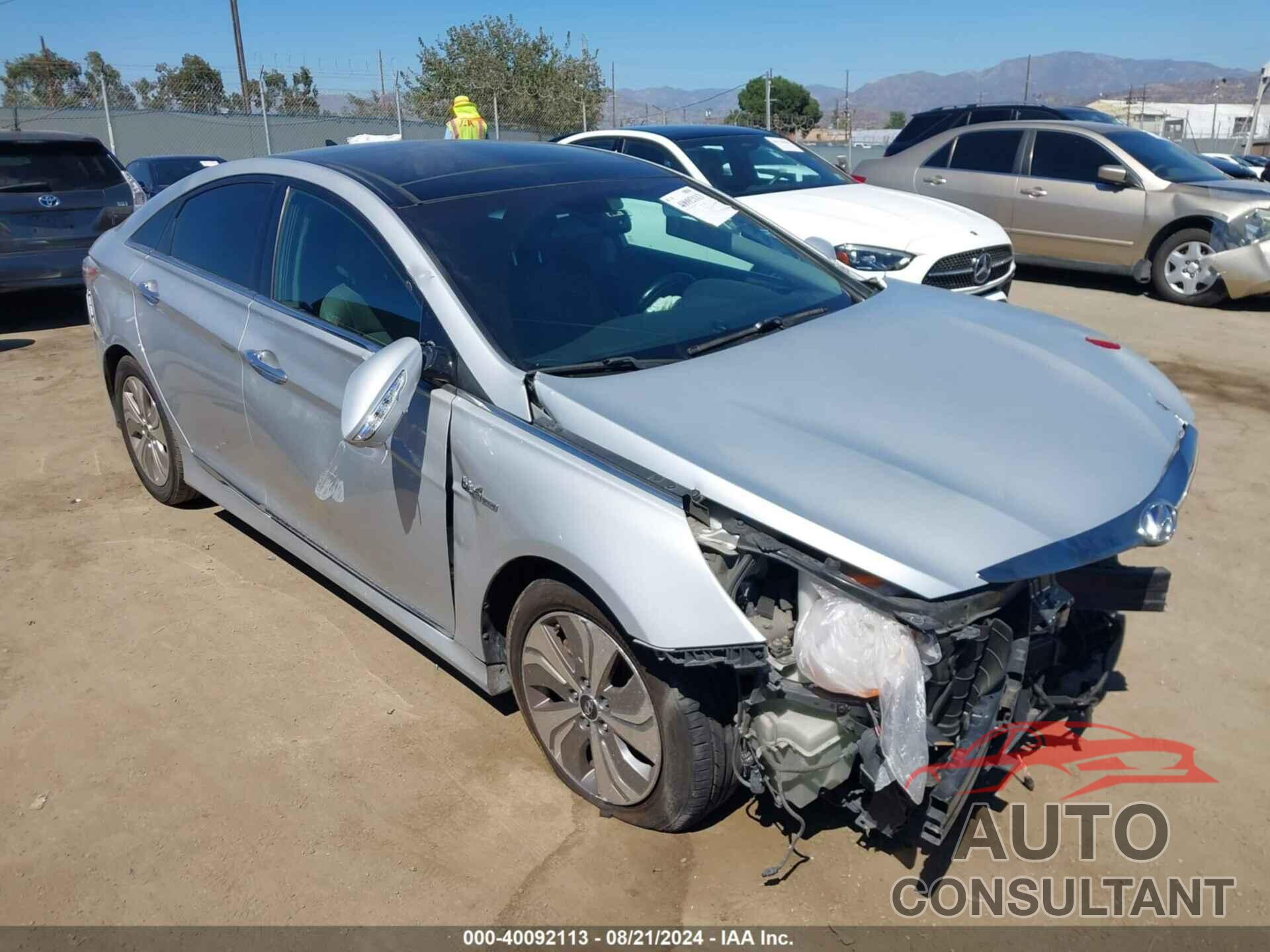 HYUNDAI SONATA HYBRID 2015 - KMHEC4A40FA130008