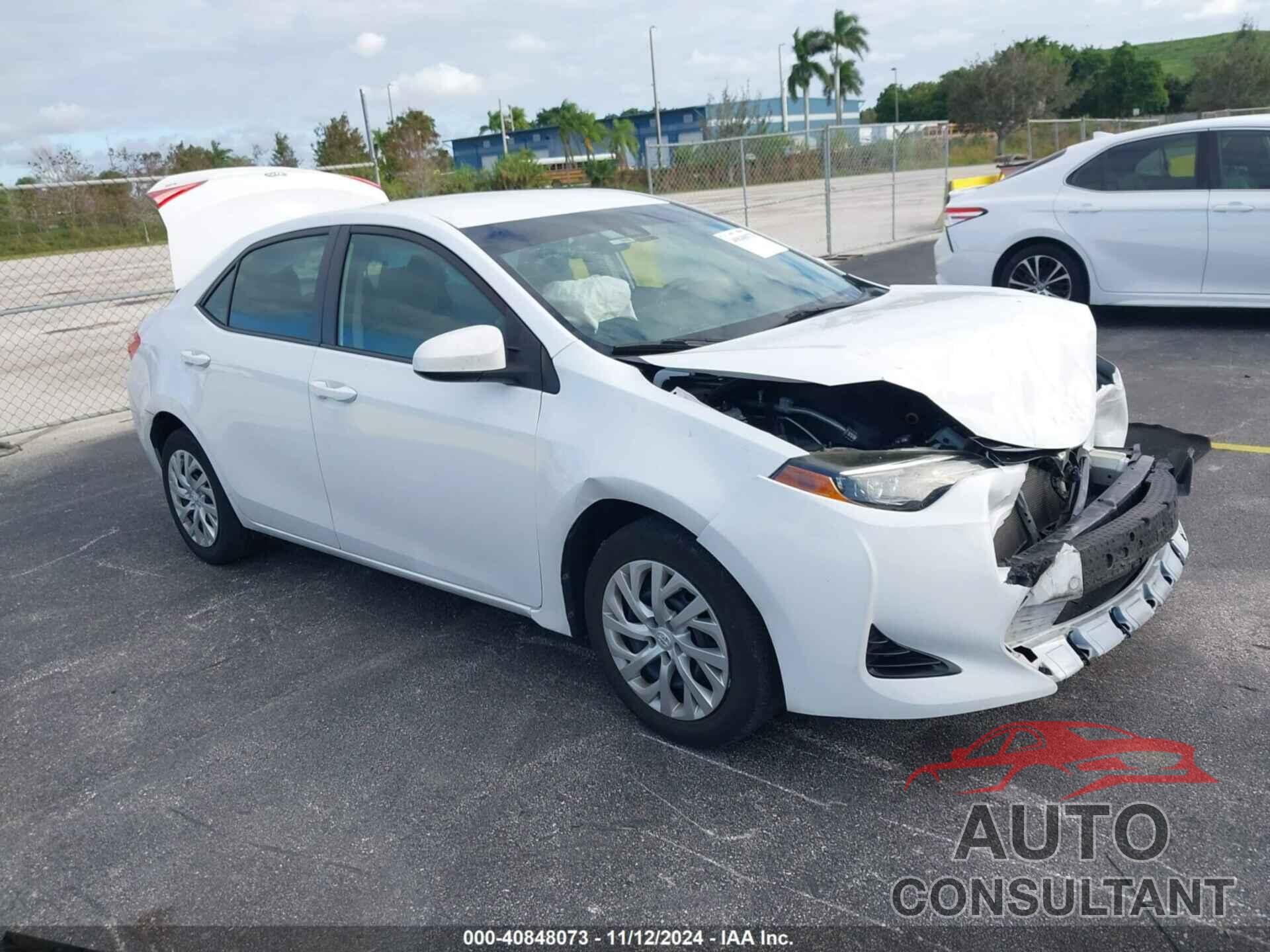 TOYOTA COROLLA 2018 - 5YFBURHE5JP841045