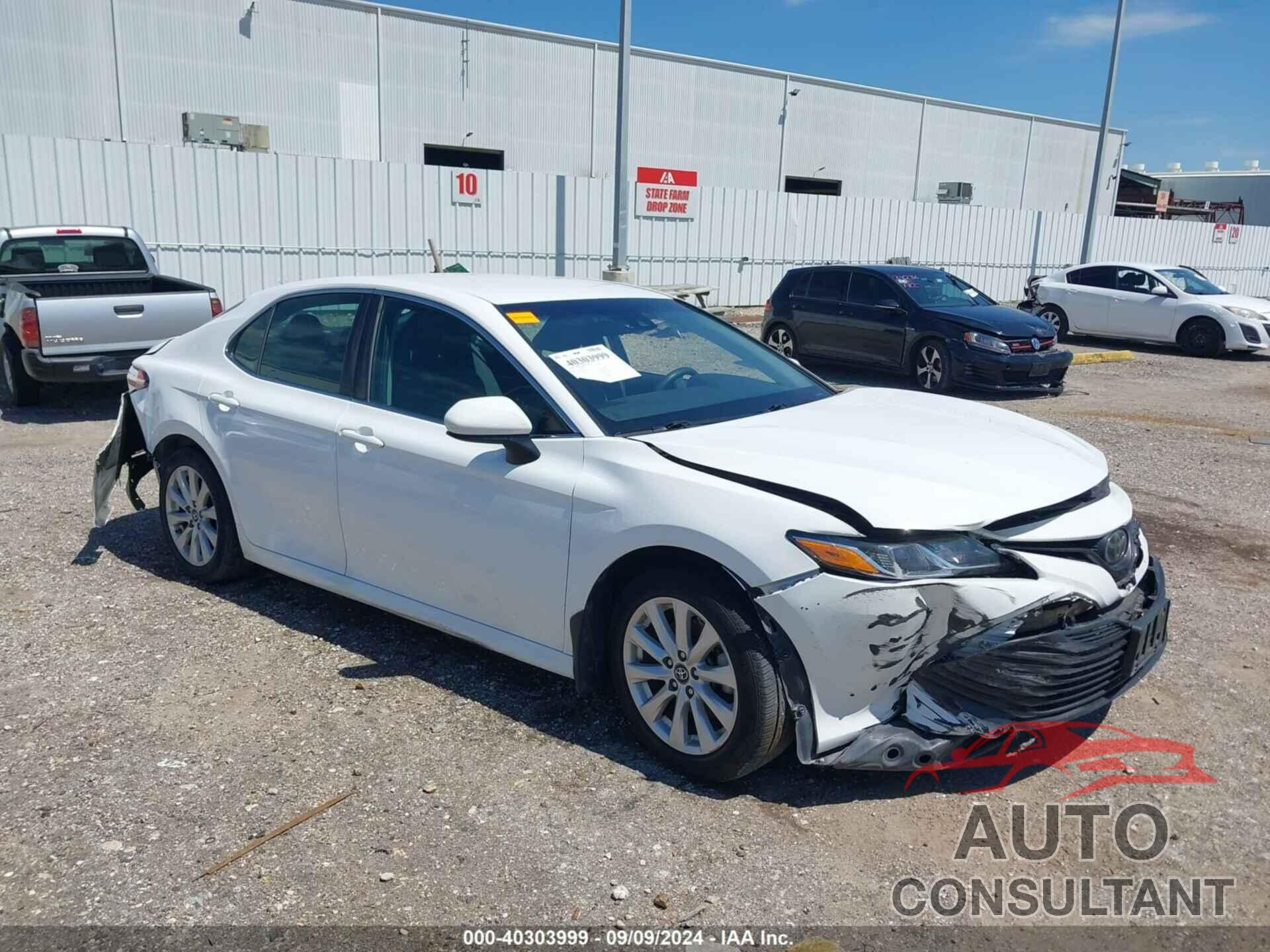 TOYOTA CAMRY 2018 - 4T1B11HK6JU151965