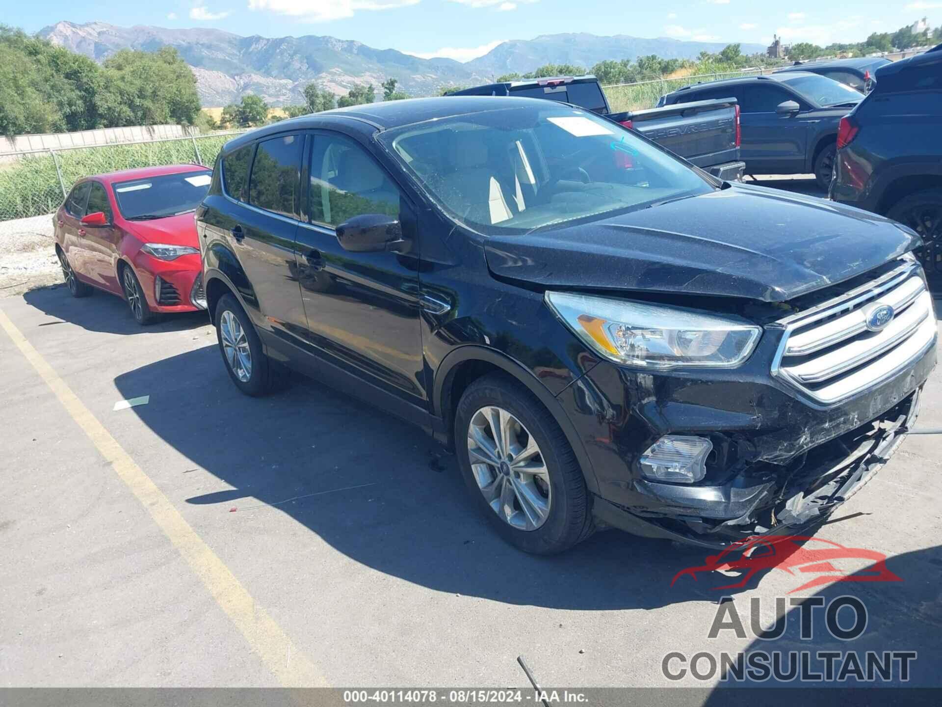 FORD ESCAPE 2017 - 1FMCU9GD7HUD20804