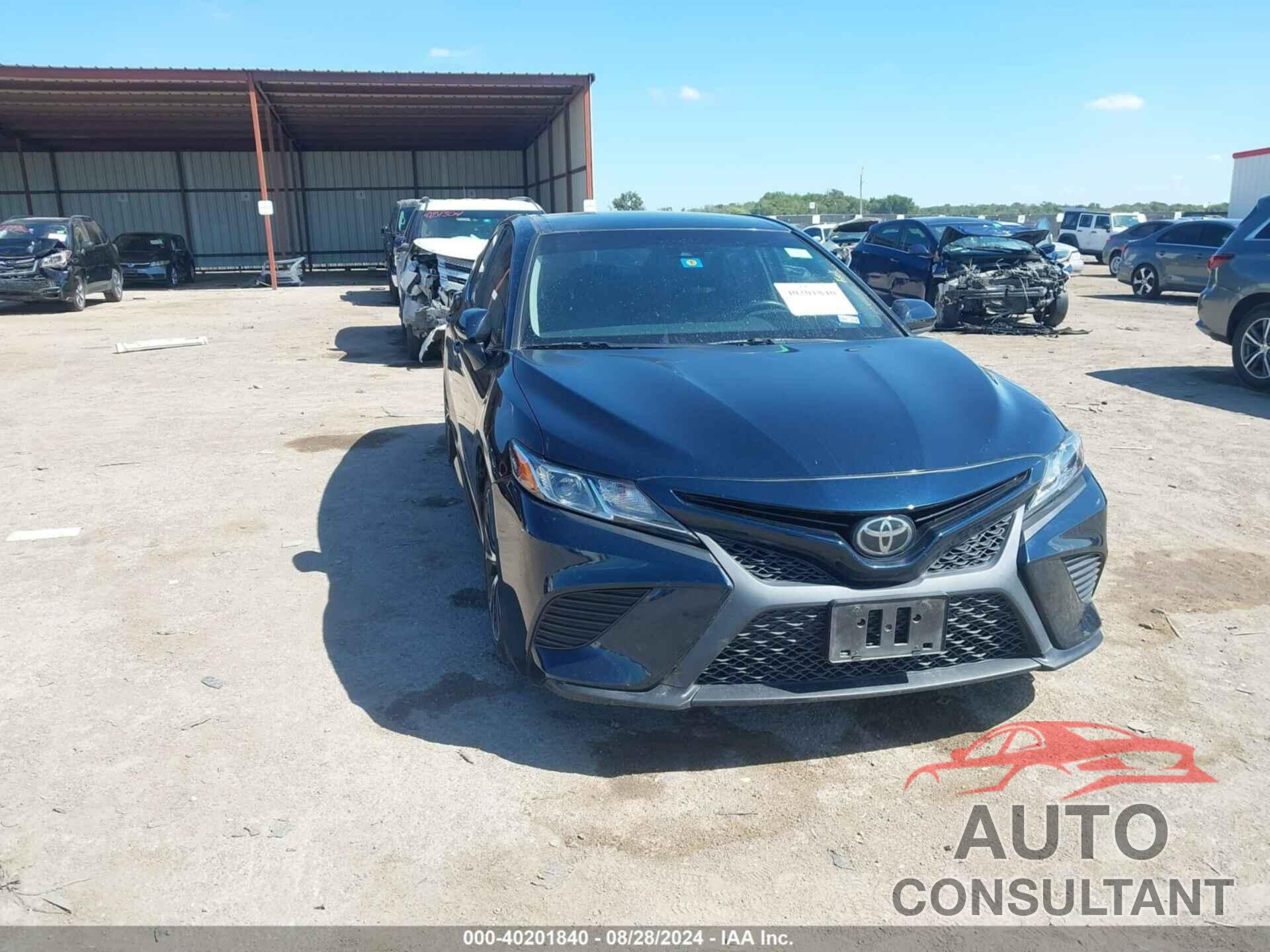 TOYOTA CAMRY 2018 - 4T1B11HK6JU557986