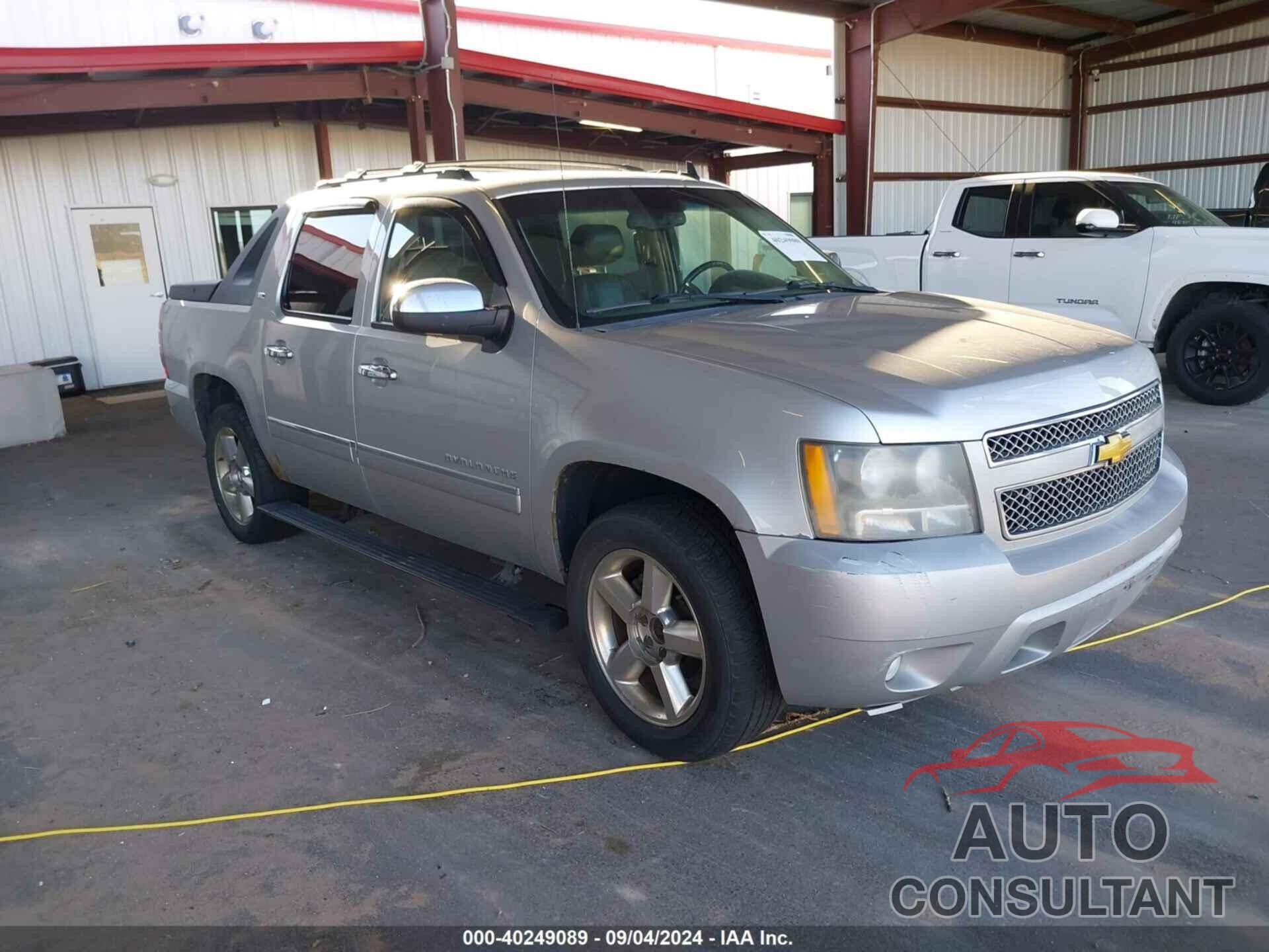 CHEVROLET AVALANCHE 1500 2011 - 3GNTKGE33BG215705