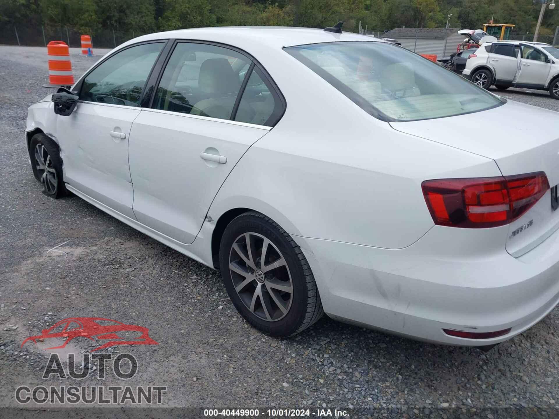 VOLKSWAGEN JETTA 2017 - 3VWDB7AJ9HM332178