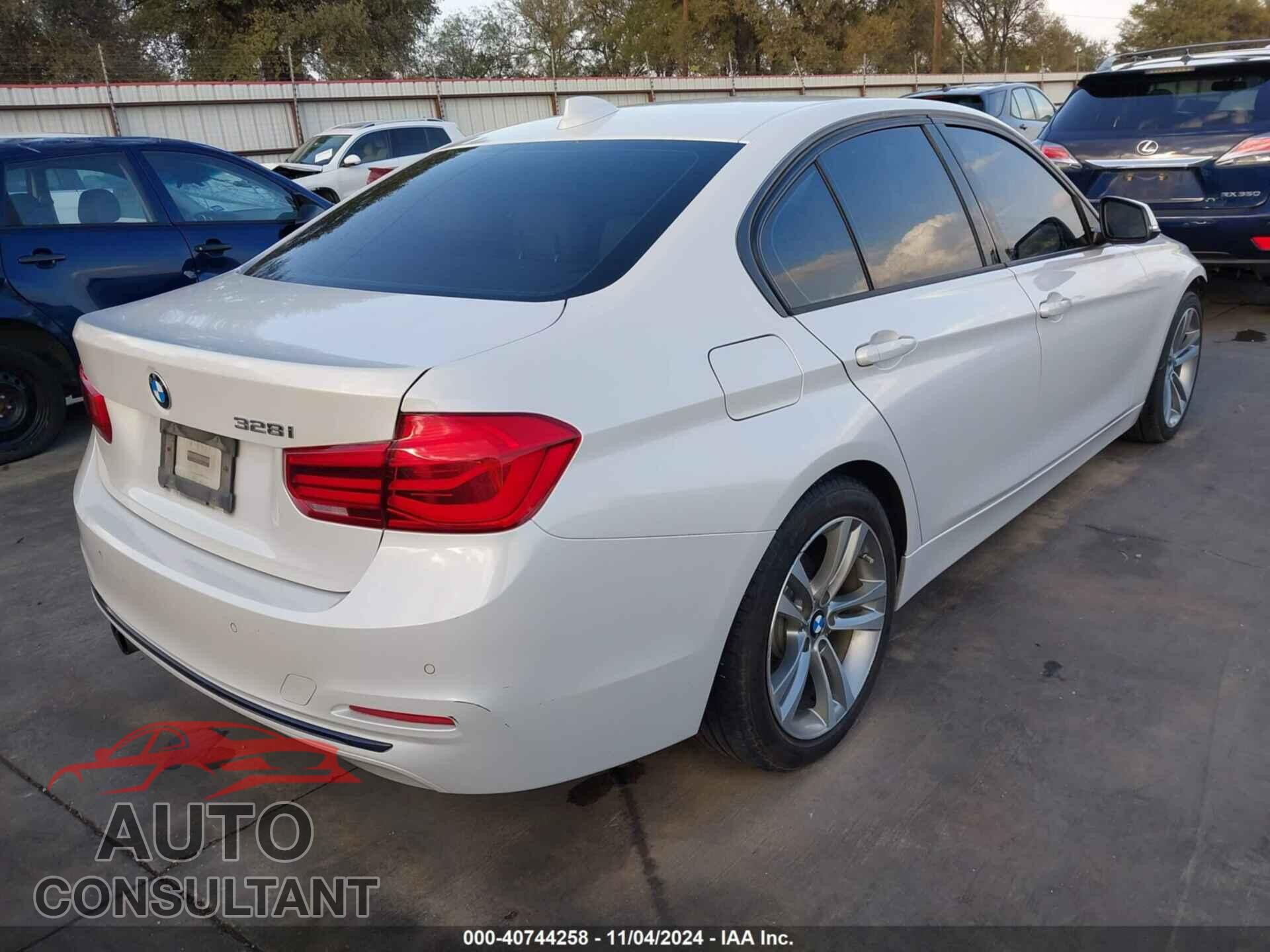 BMW 328I 2016 - WBA8E9G55GNU29686