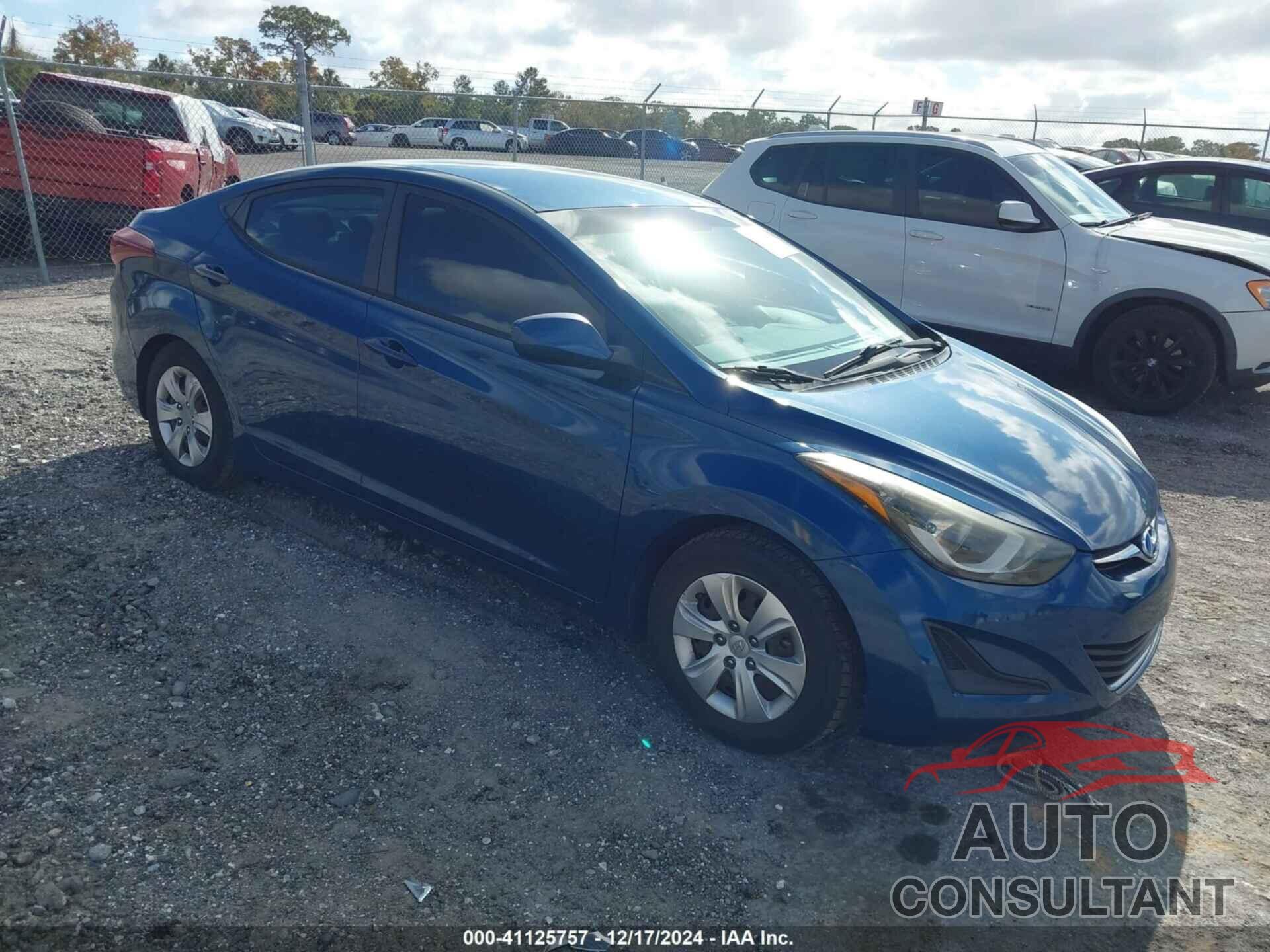 HYUNDAI ELANTRA 2016 - KMHDH4AE2GU558085