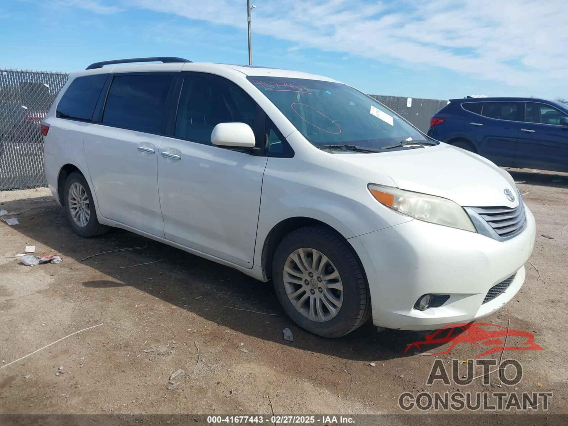 TOYOTA SIENNA 2015 - 5TDYK3DC8FS654916